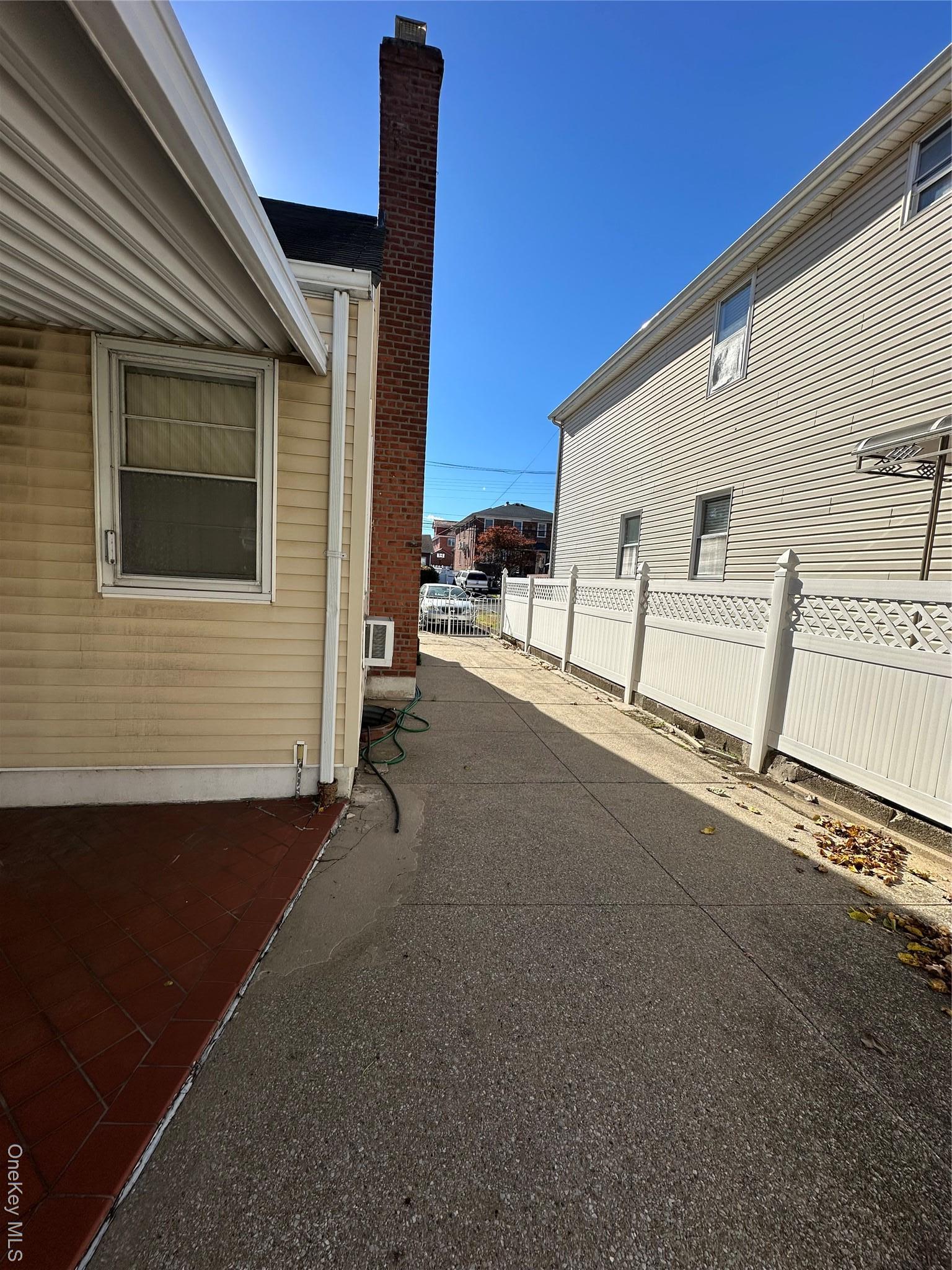 Single Family 20th Queens, NY 11357, MLS-932308-5