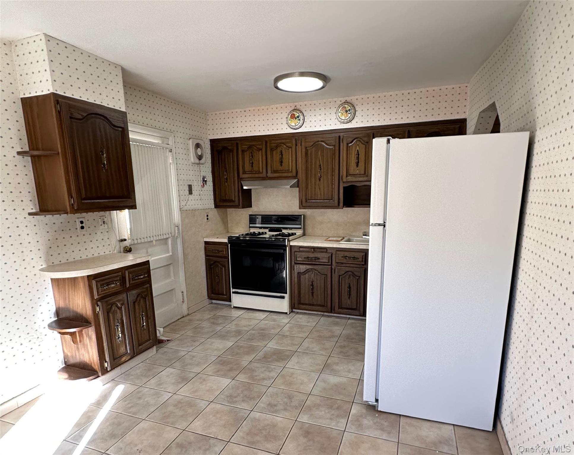 Single Family 20th Queens, NY 11357, MLS-932308-6