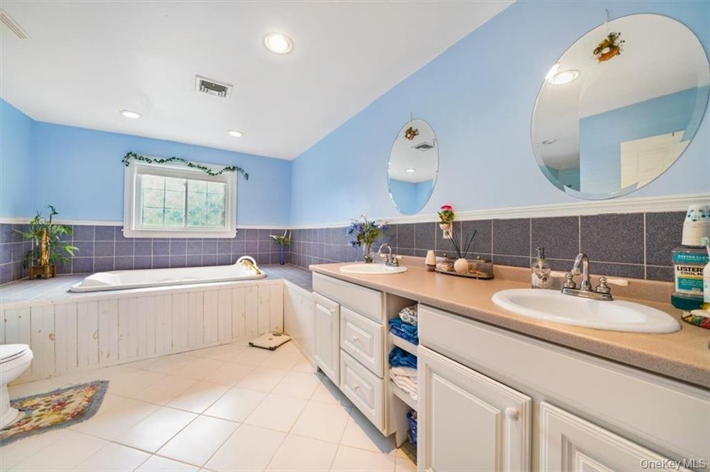 Single Family Bruyn  Orange County, NY 12566, MLS-932313-5