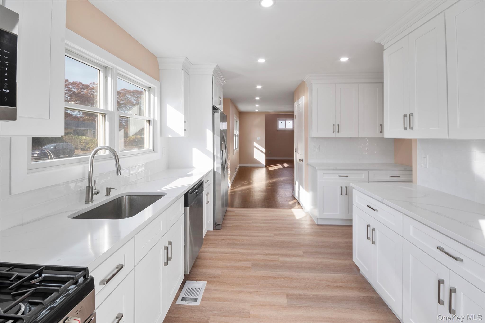 Single Family Carll  Suffolk County, NY 11706, MLS-932332-14