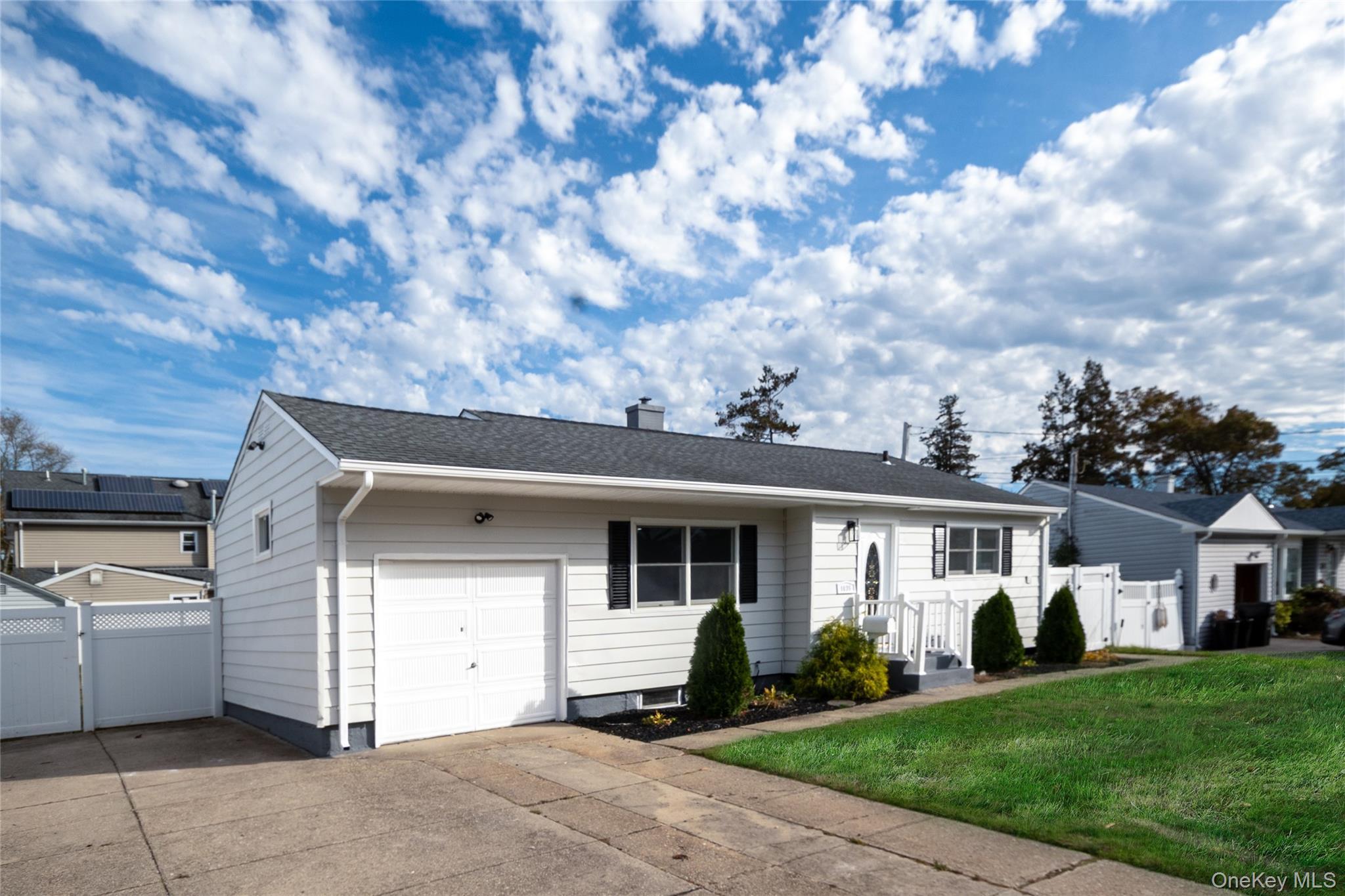 Single Family Carll  Suffolk County, NY 11706, MLS-932332-3