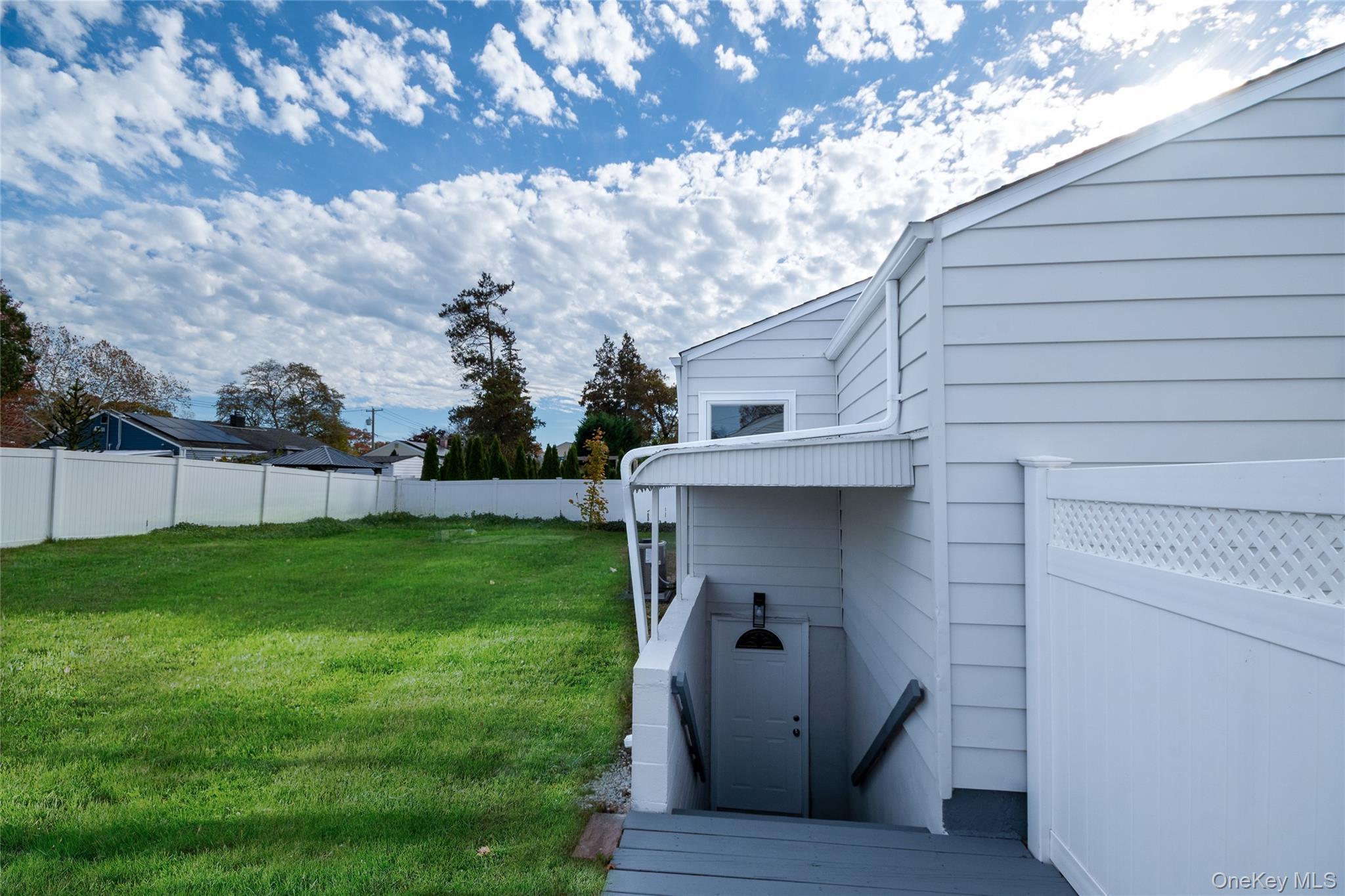 Single Family Carll  Suffolk County, NY 11706, MLS-932332-4