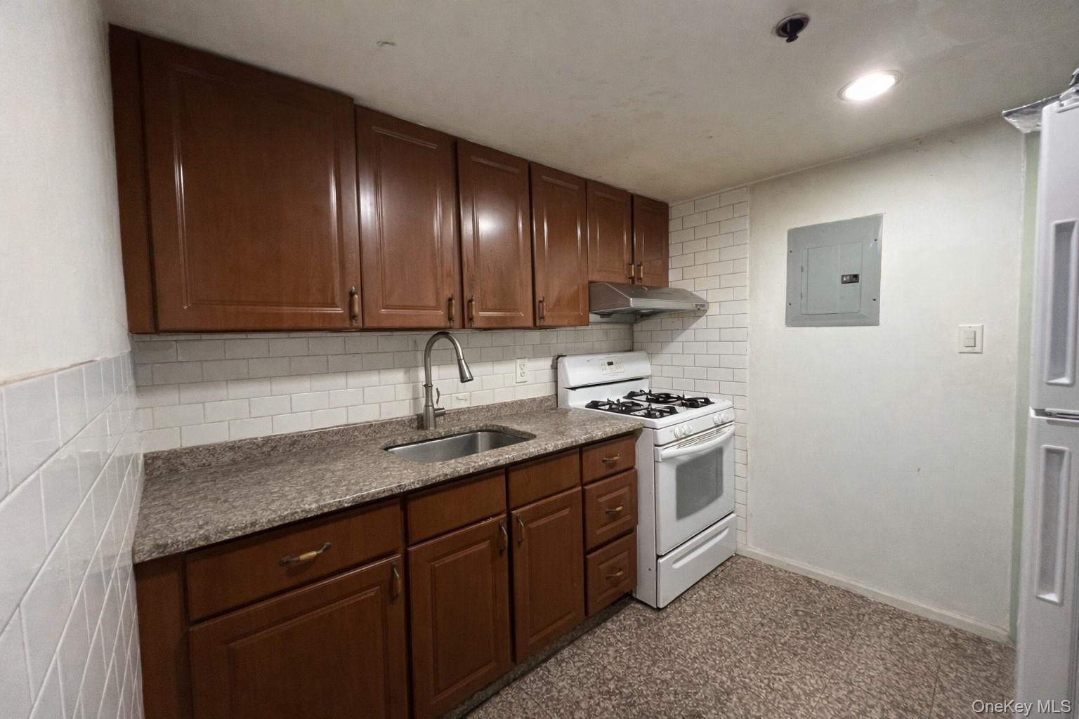 Condo 39  Queens, NY 11368, MLS-932367-3