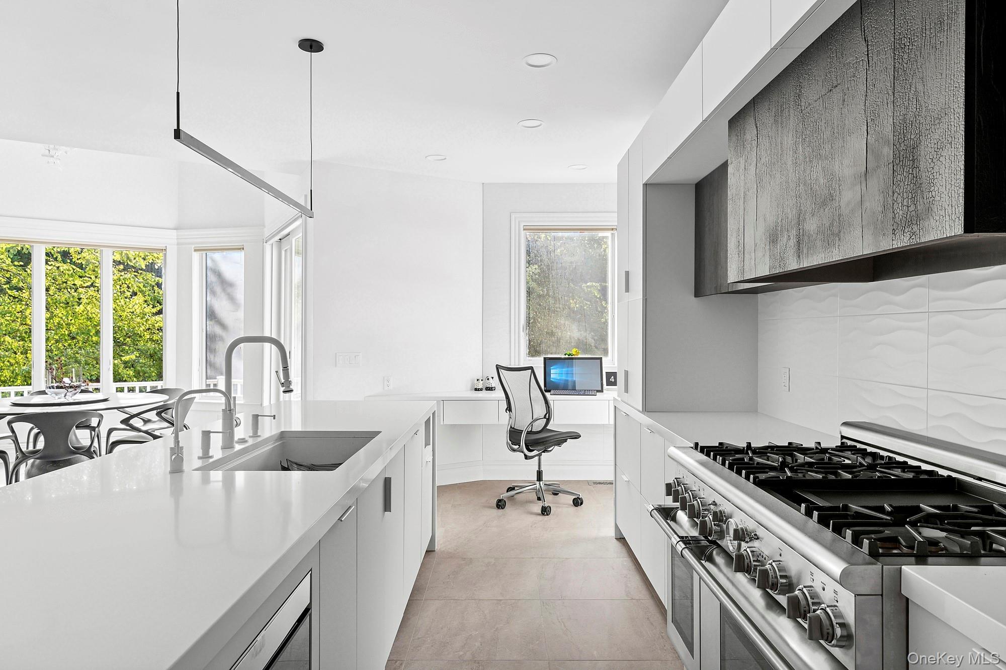 Single Family Round Swamp Suffolk County, NY 11747, MLS-932389-11