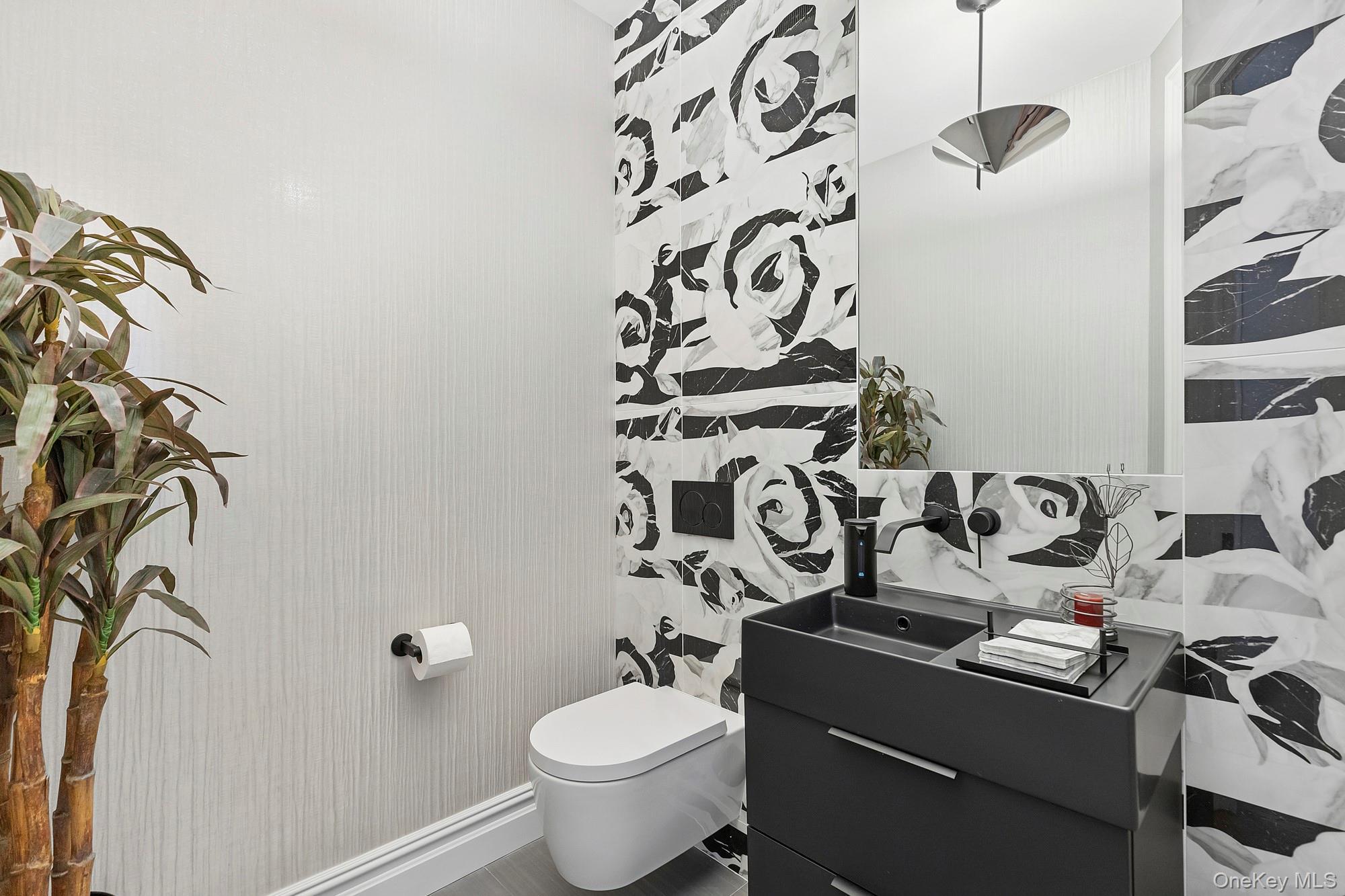 Single Family Round Swamp Suffolk County, NY 11747, MLS-932389-12