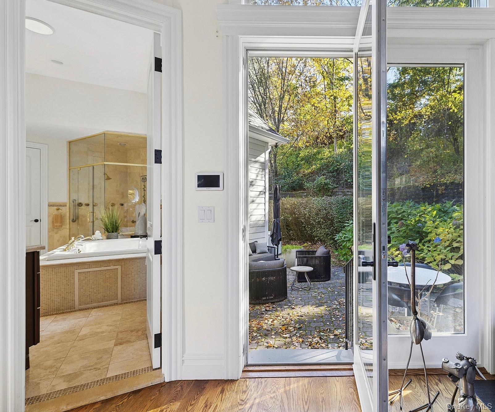 Single Family Round Swamp Suffolk County, NY 11747, MLS-932389-21