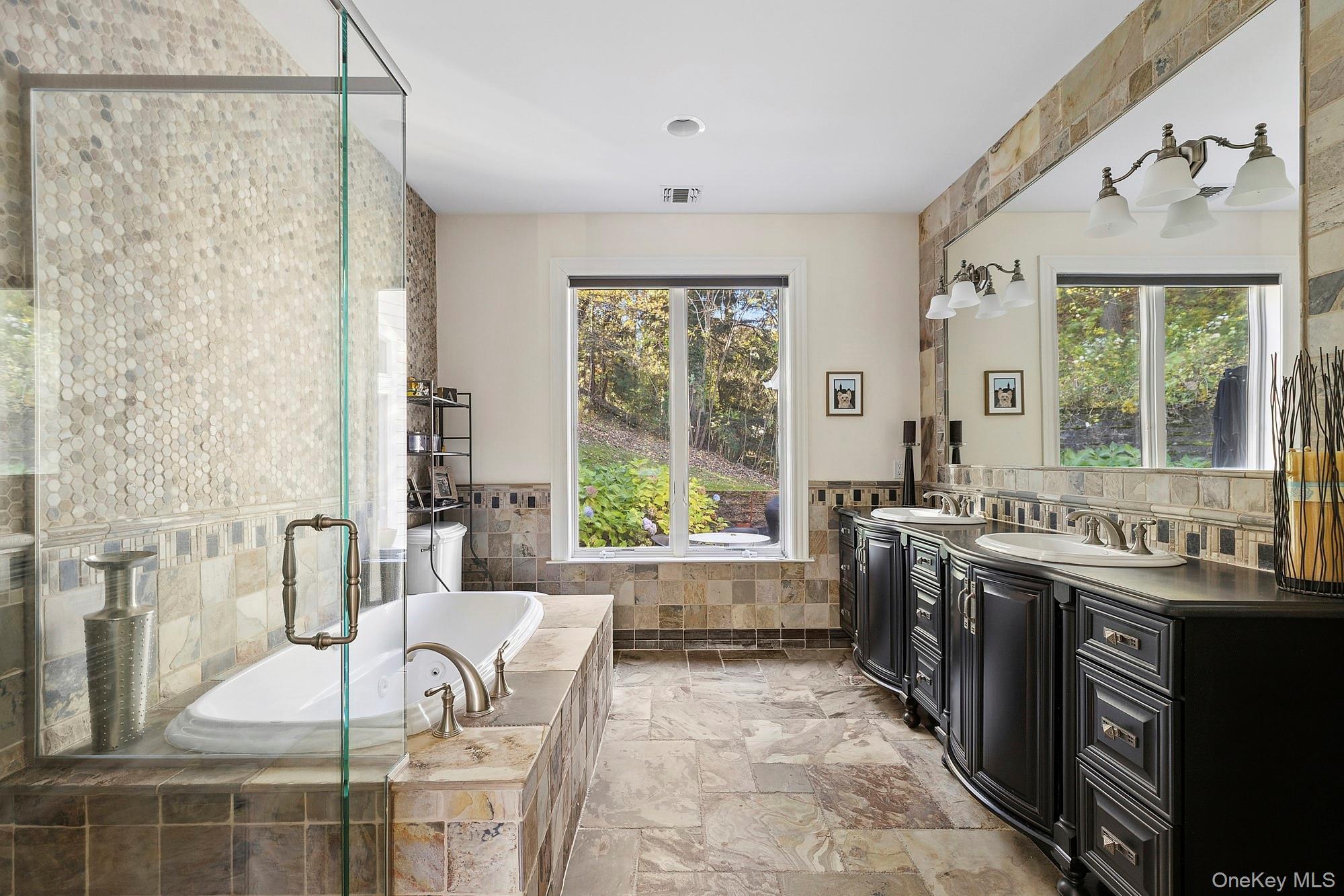 Single Family Round Swamp Suffolk County, NY 11747, MLS-932389-28