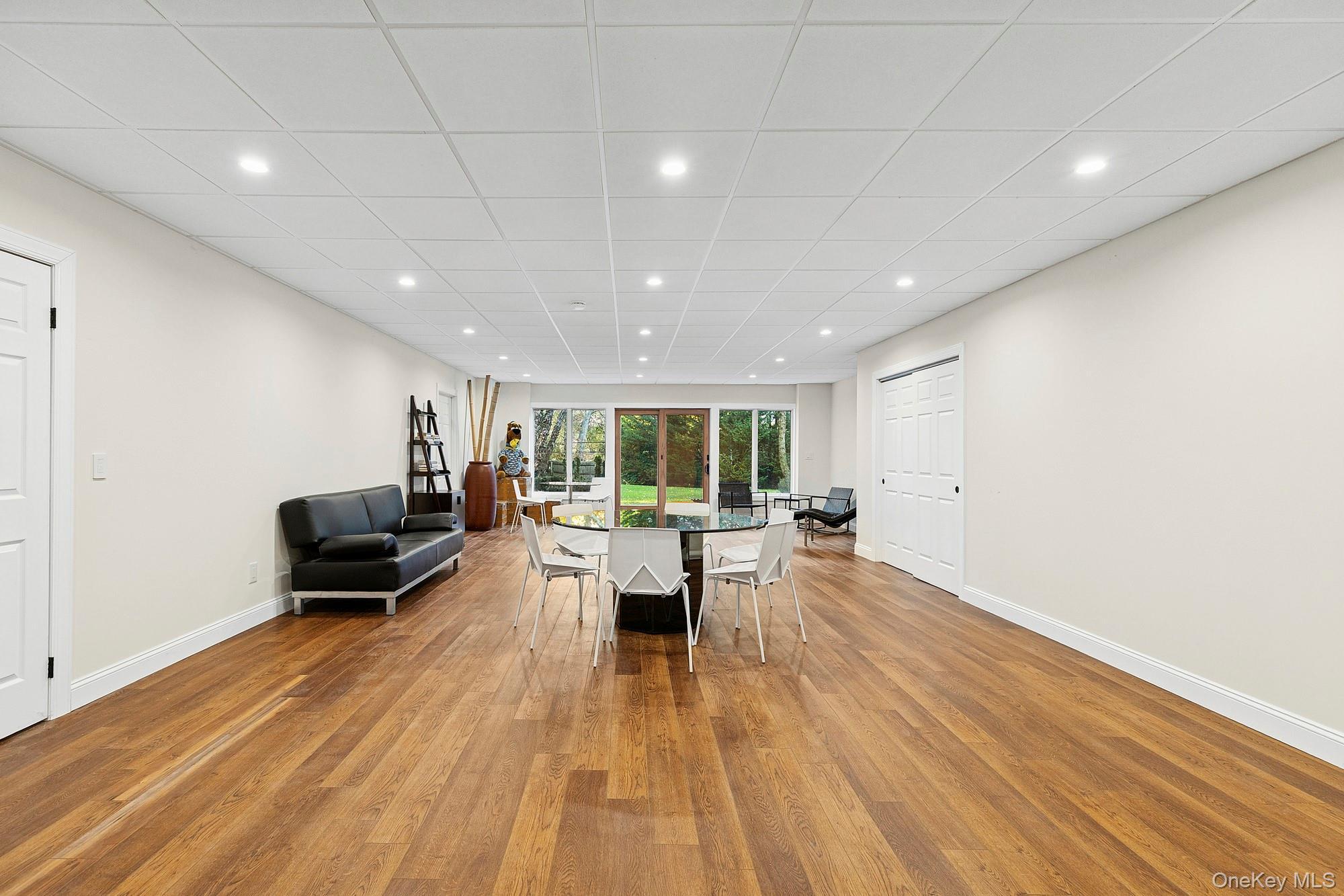 Single Family Round Swamp Suffolk County, NY 11747, MLS-932389-38