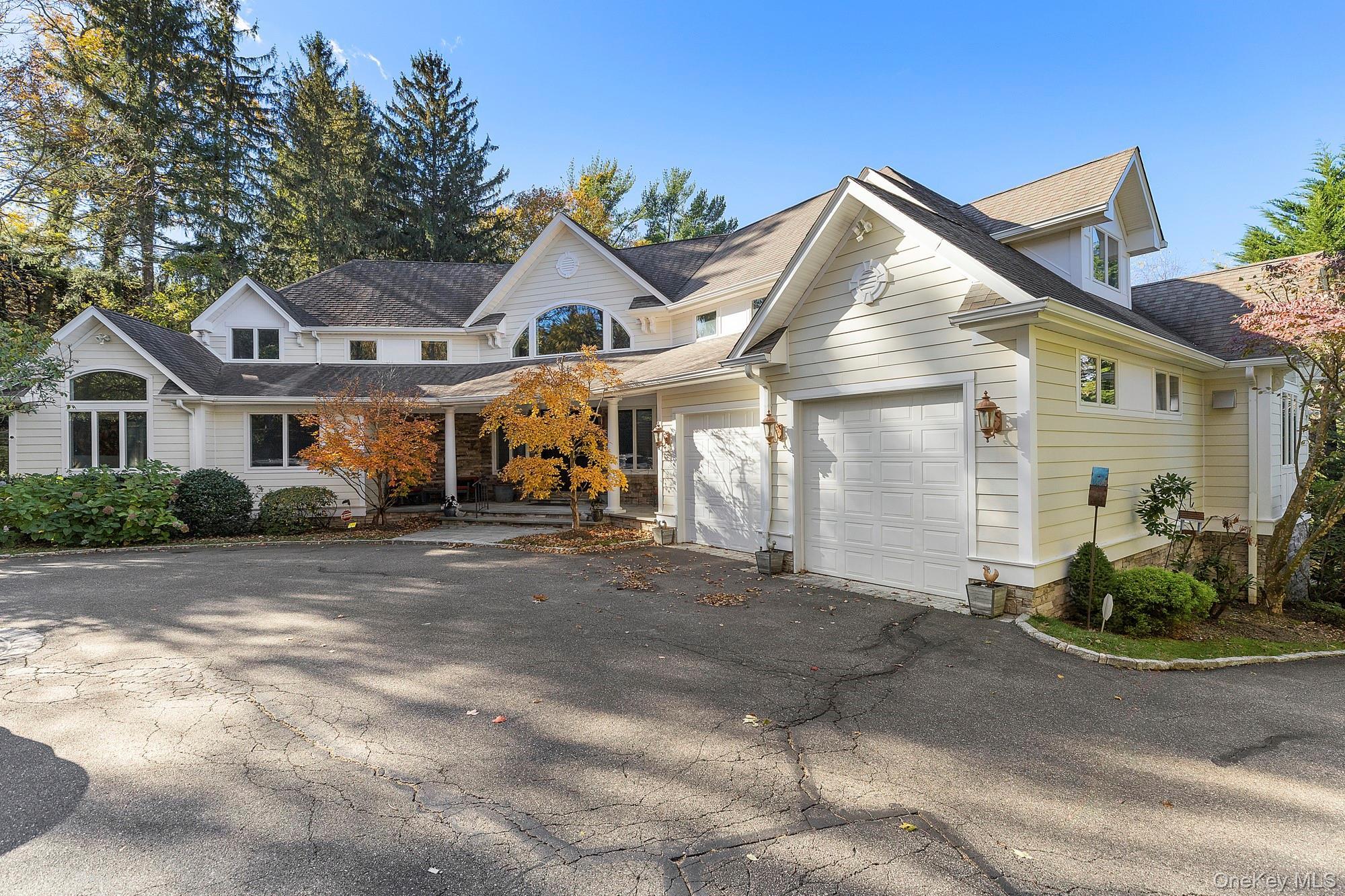 Single Family Round Swamp Suffolk County, NY 11747, MLS-932389-8