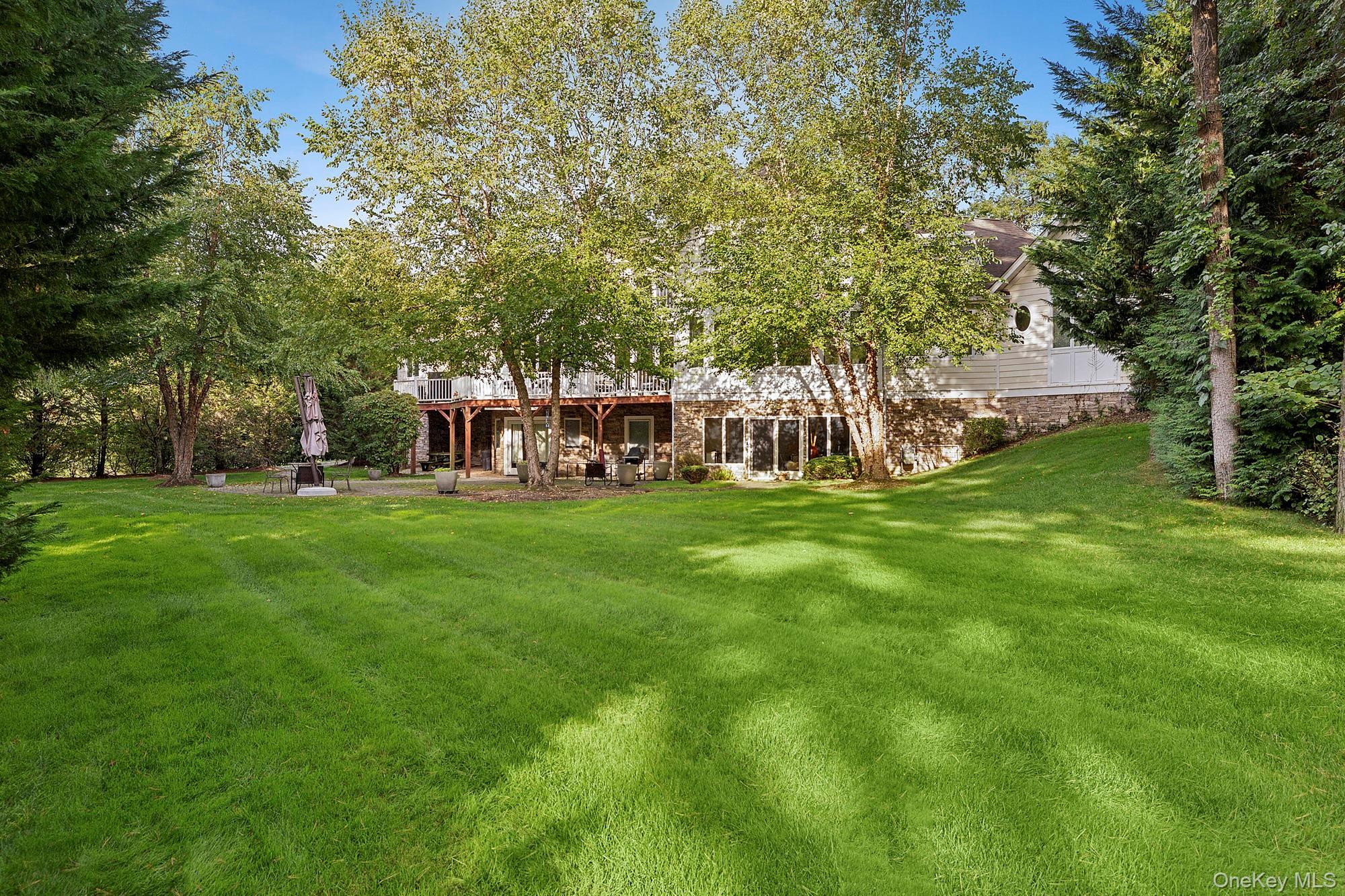 Single Family Round Swamp Suffolk County, NY 11747, MLS-932389-9