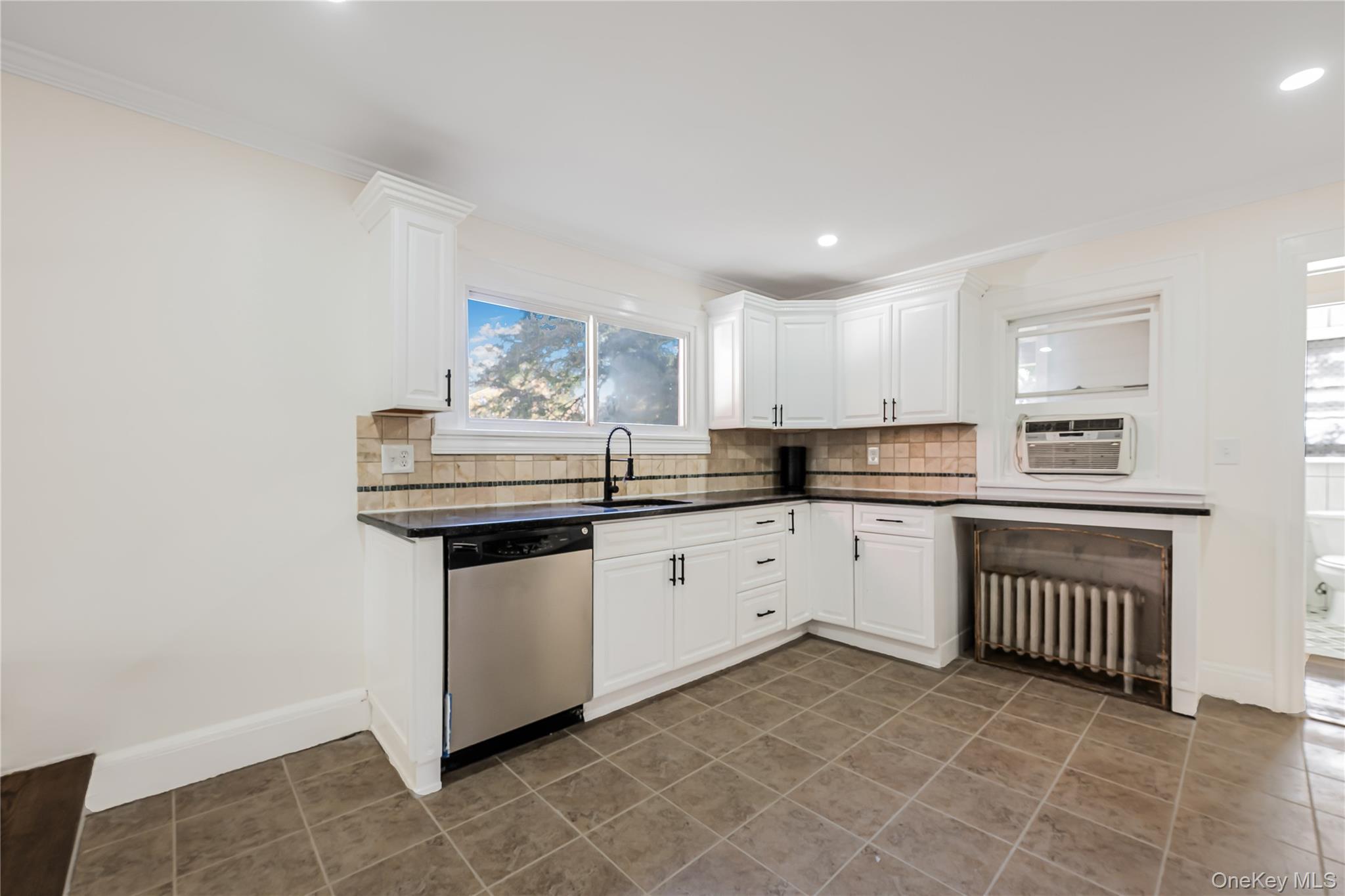 Single Family Hillcrest Rd Westchester County, NY 10530, MLS-932390-15