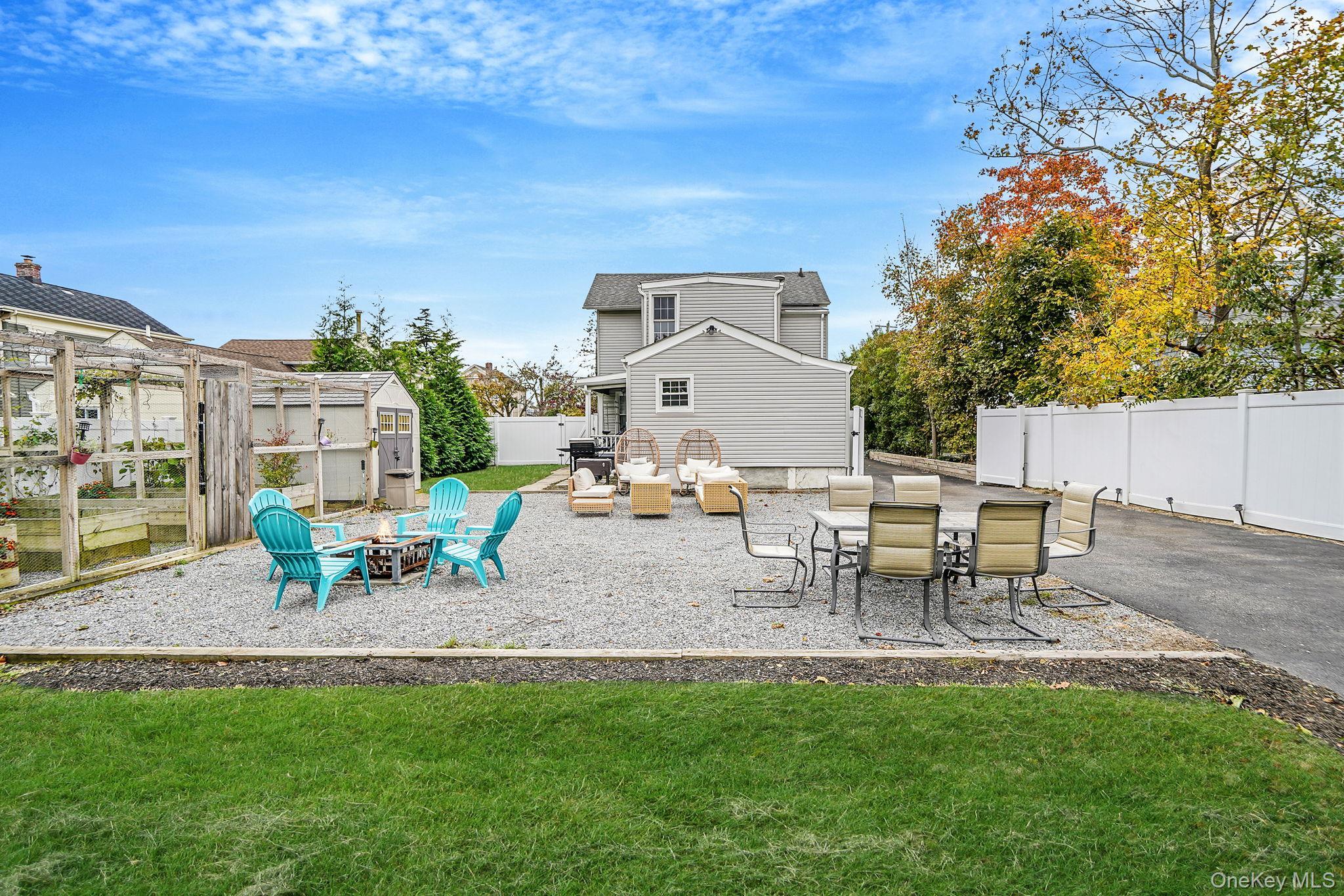 Single Family Maple  Suffolk County, NY 11772, MLS-932391-27