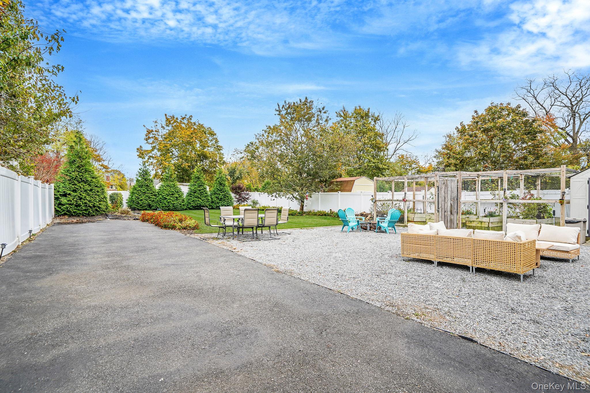 Single Family Maple  Suffolk County, NY 11772, MLS-932391-29