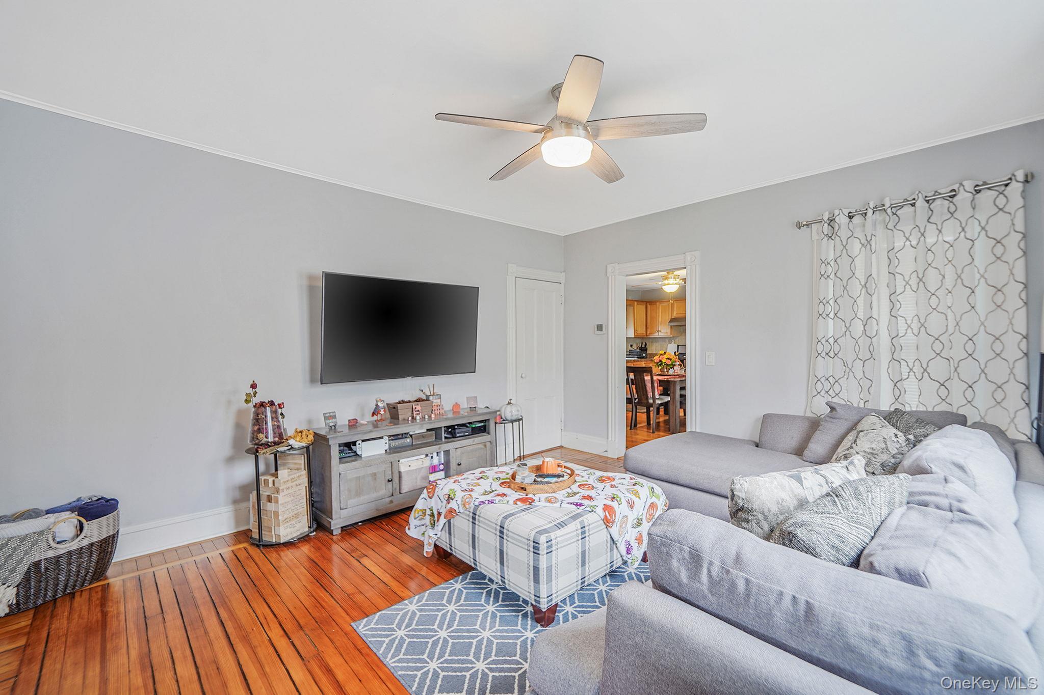 Single Family Maple  Suffolk County, NY 11772, MLS-932391-7