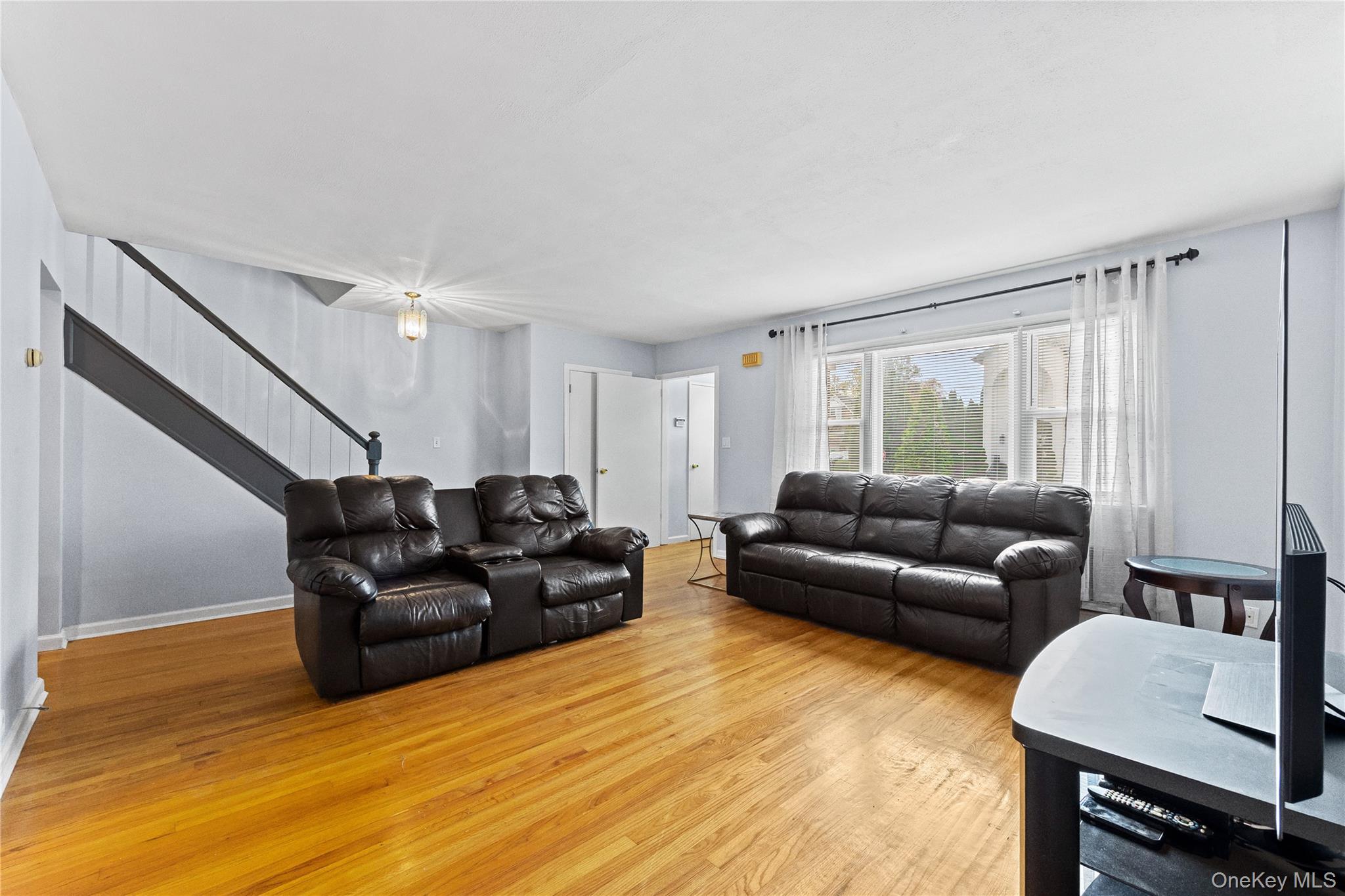 Single Family Riverside  Queens, NY 11357, MLS-932394-4