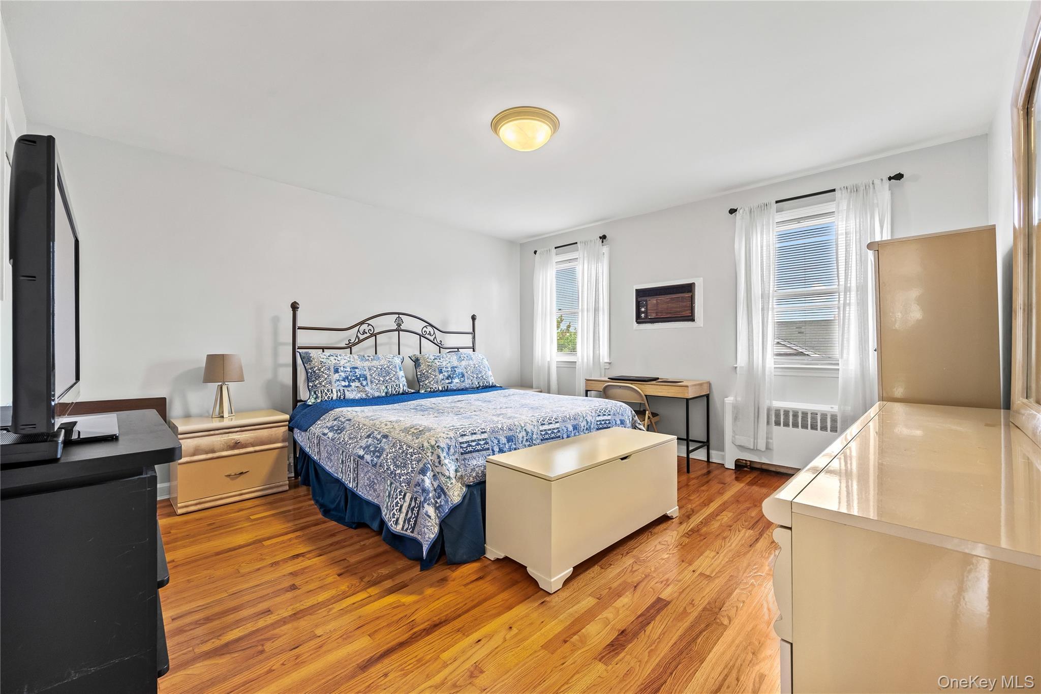 Single Family Riverside  Queens, NY 11357, MLS-932394-9