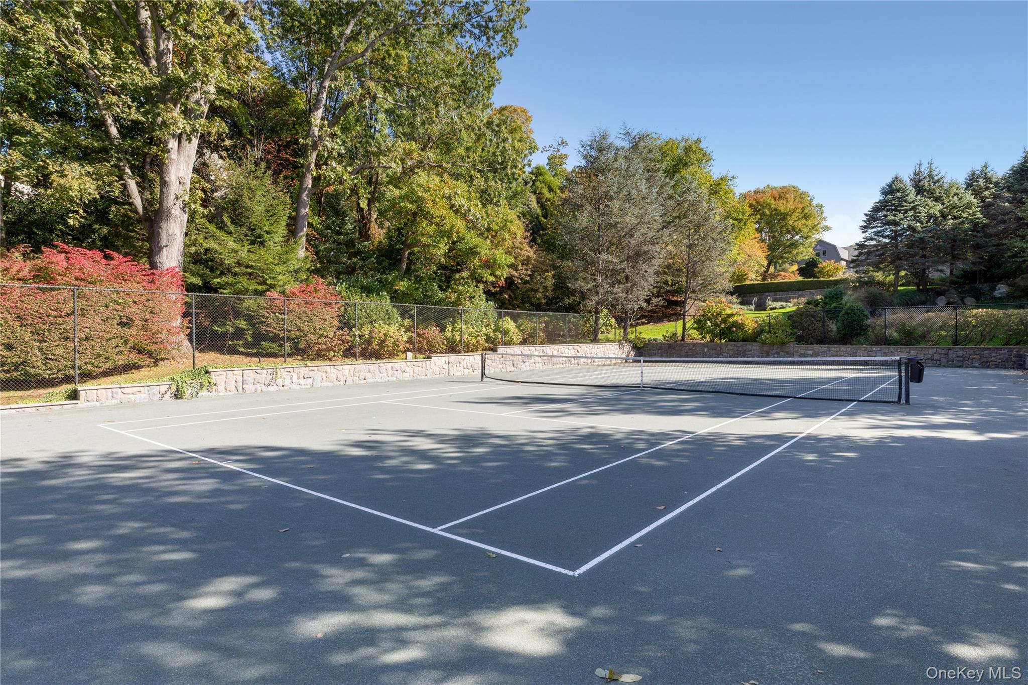 Single Family Soundview Lane Nassau County, NY 11050, MLS-932420-38