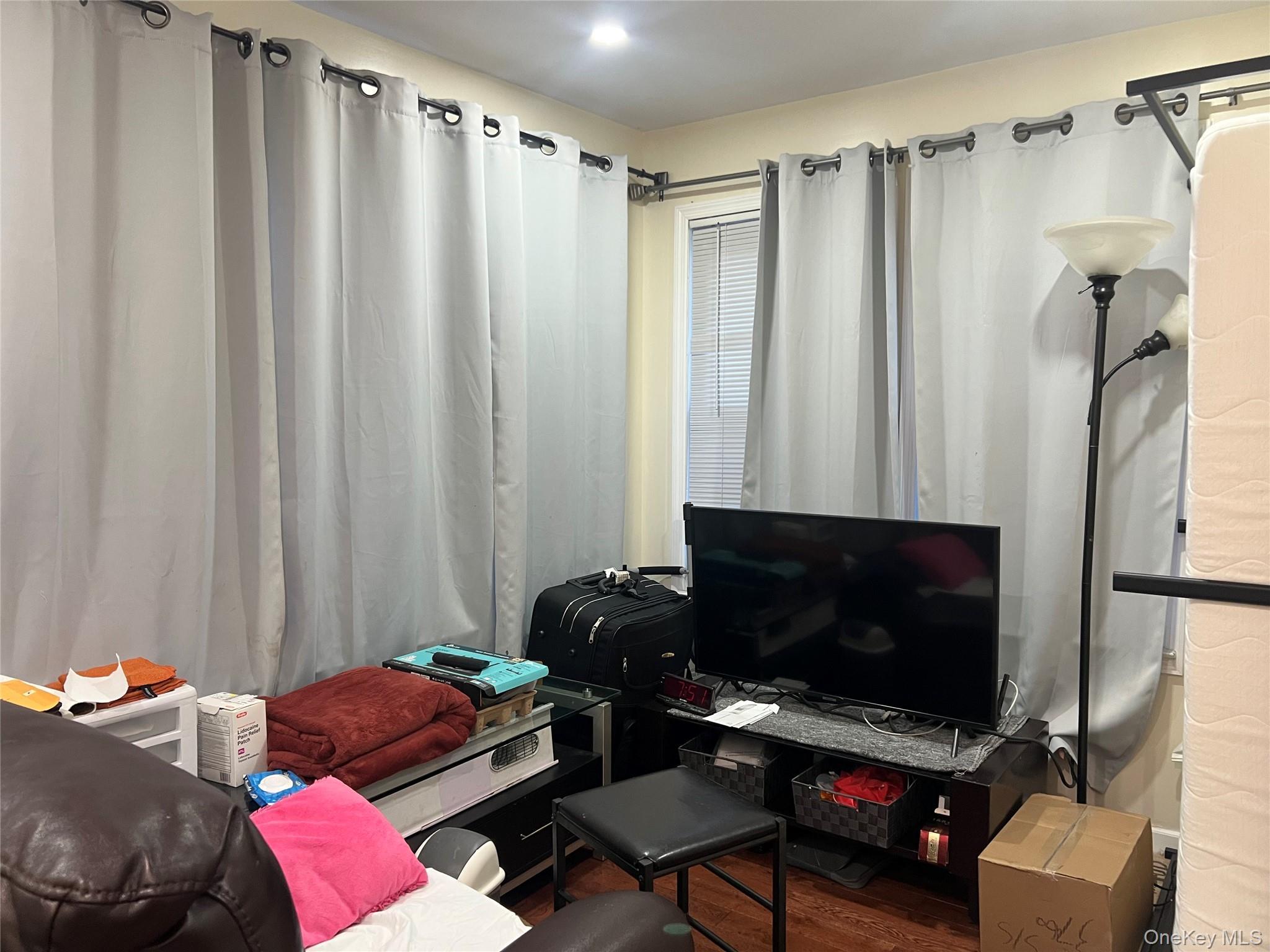 Single Family 33rd Queens, NY 11354, MLS-932431-4