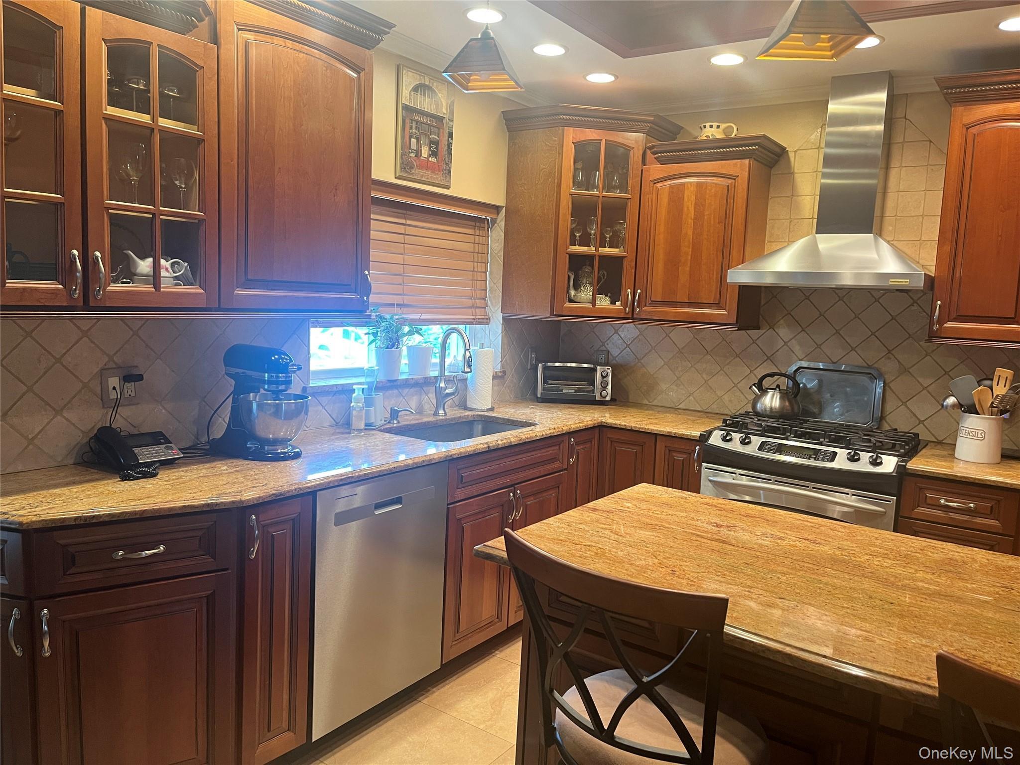 Single Family Lafayette  Bronx, NY 10465, MLS-932438-10