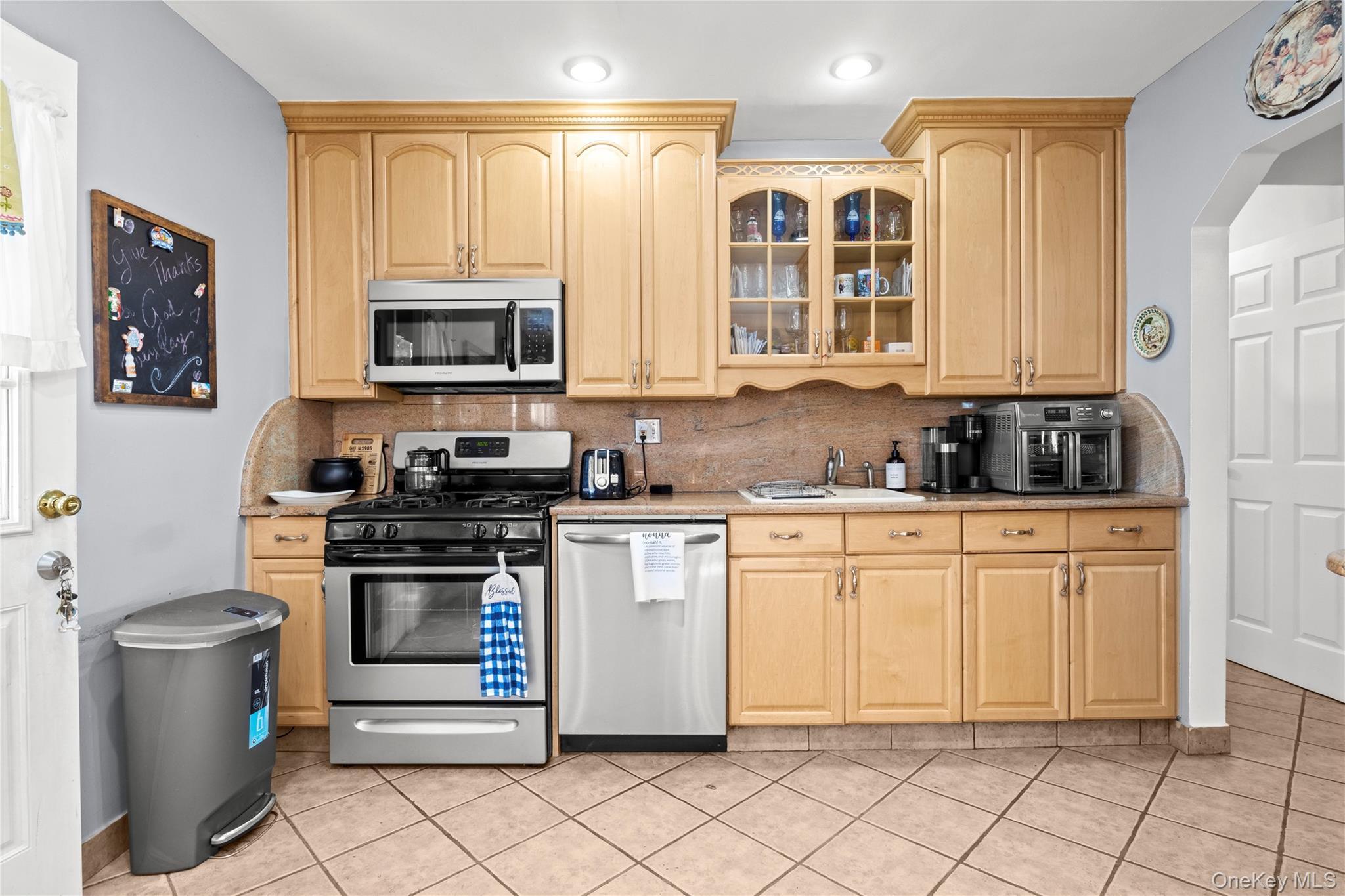 Single Family 261st Queens, NY 11004, MLS-932444-6