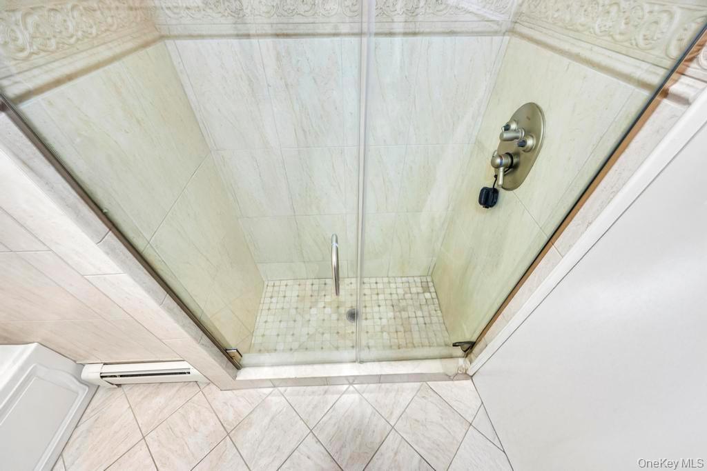 Single Family Glenwood  Nassau County, NY 11803, MLS-932460-33