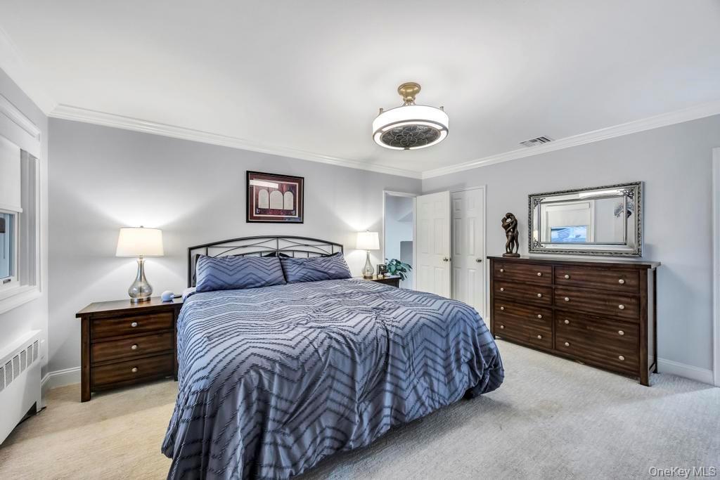 Single Family Glenwood  Nassau County, NY 11803, MLS-932460-35