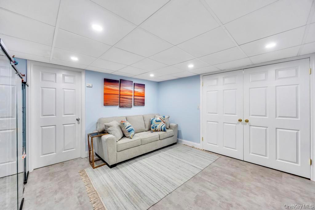 Single Family Glenwood  Nassau County, NY 11803, MLS-932460-38