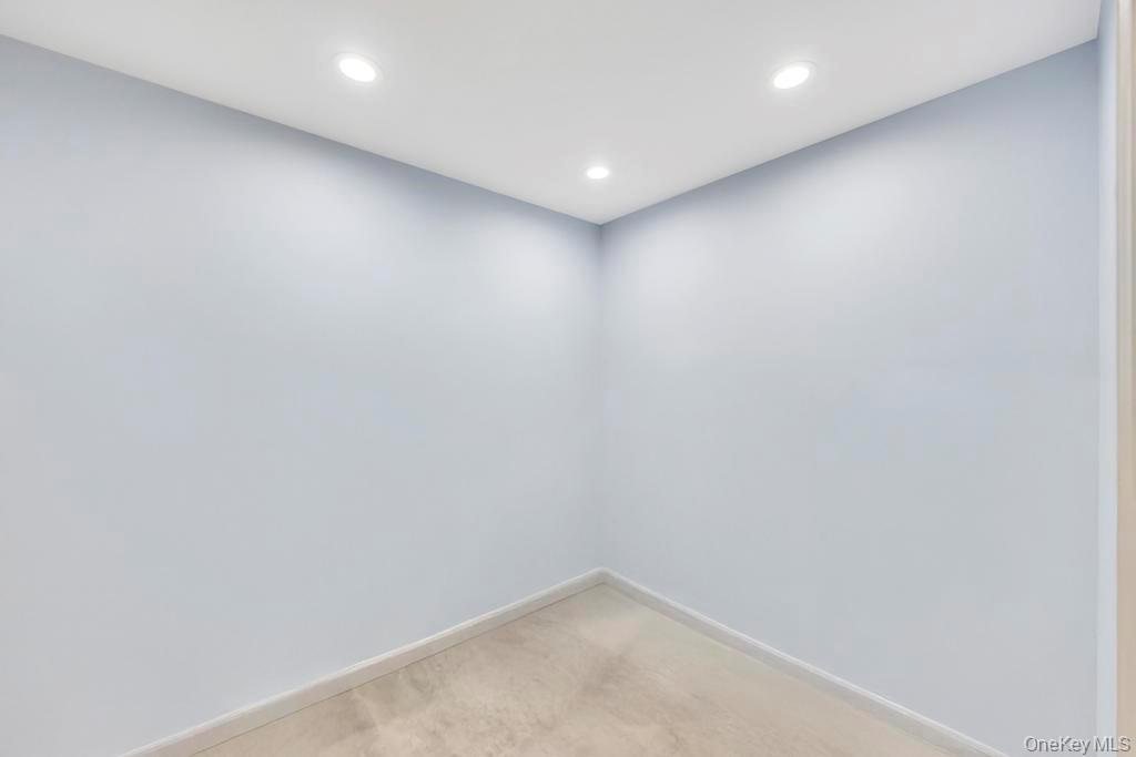 Single Family Glenwood  Nassau County, NY 11803, MLS-932460-41