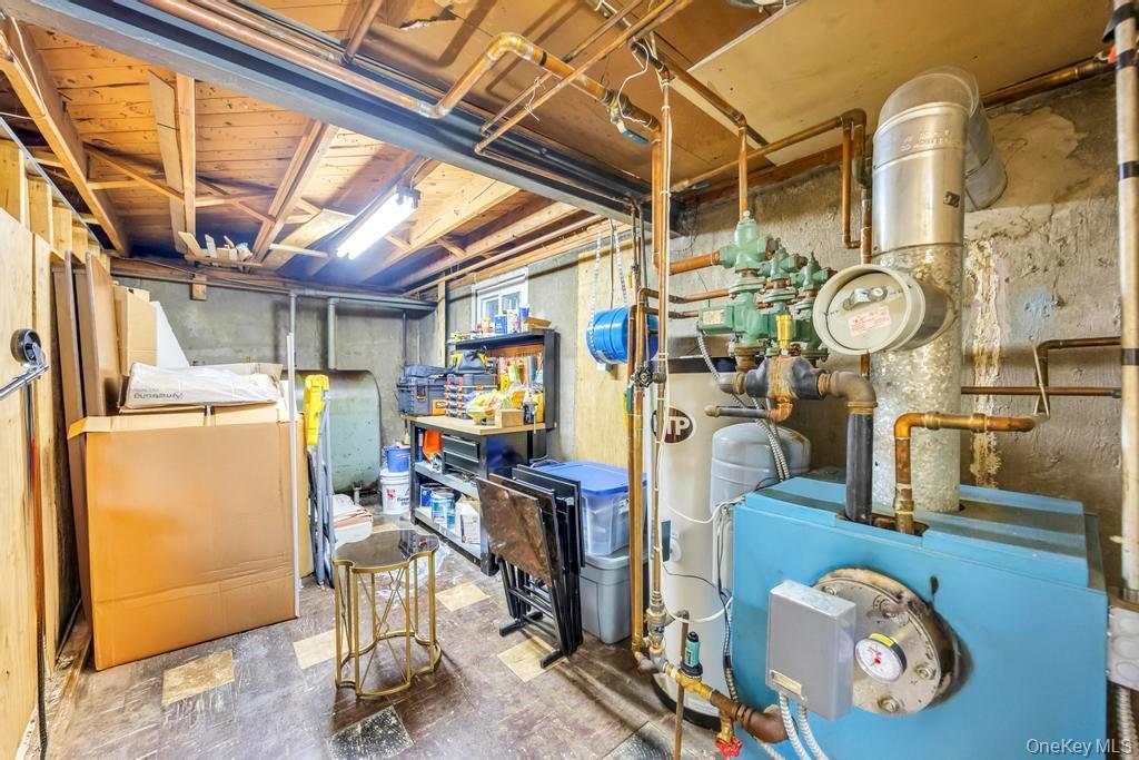 Single Family Glenwood  Nassau County, NY 11803, MLS-932460-43