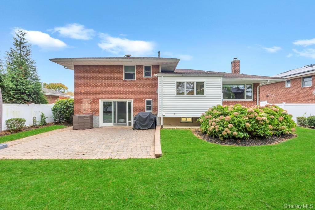 Single Family Glenwood  Nassau County, NY 11803, MLS-932460-7