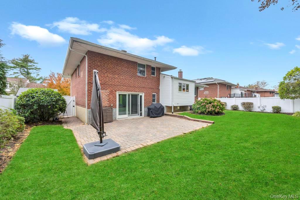 Single Family Glenwood  Nassau County, NY 11803, MLS-932460-8