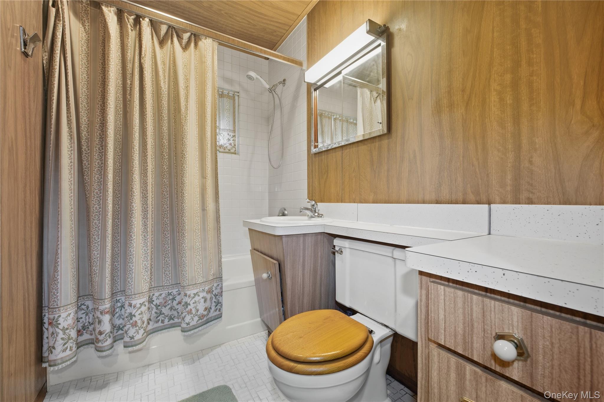 Single Family Kingfisher Nassau County, NY 11756, MLS-932461-10