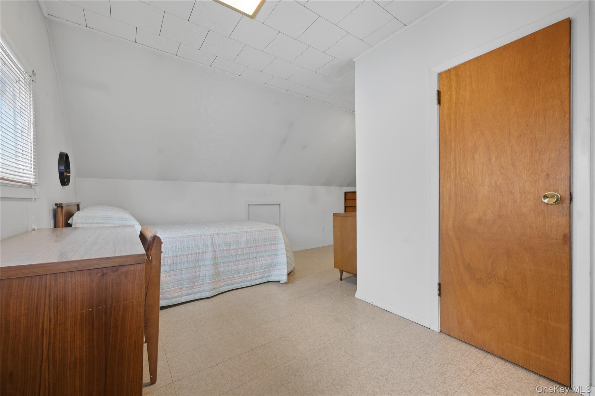 Single Family Kingfisher Nassau County, NY 11756, MLS-932461-12