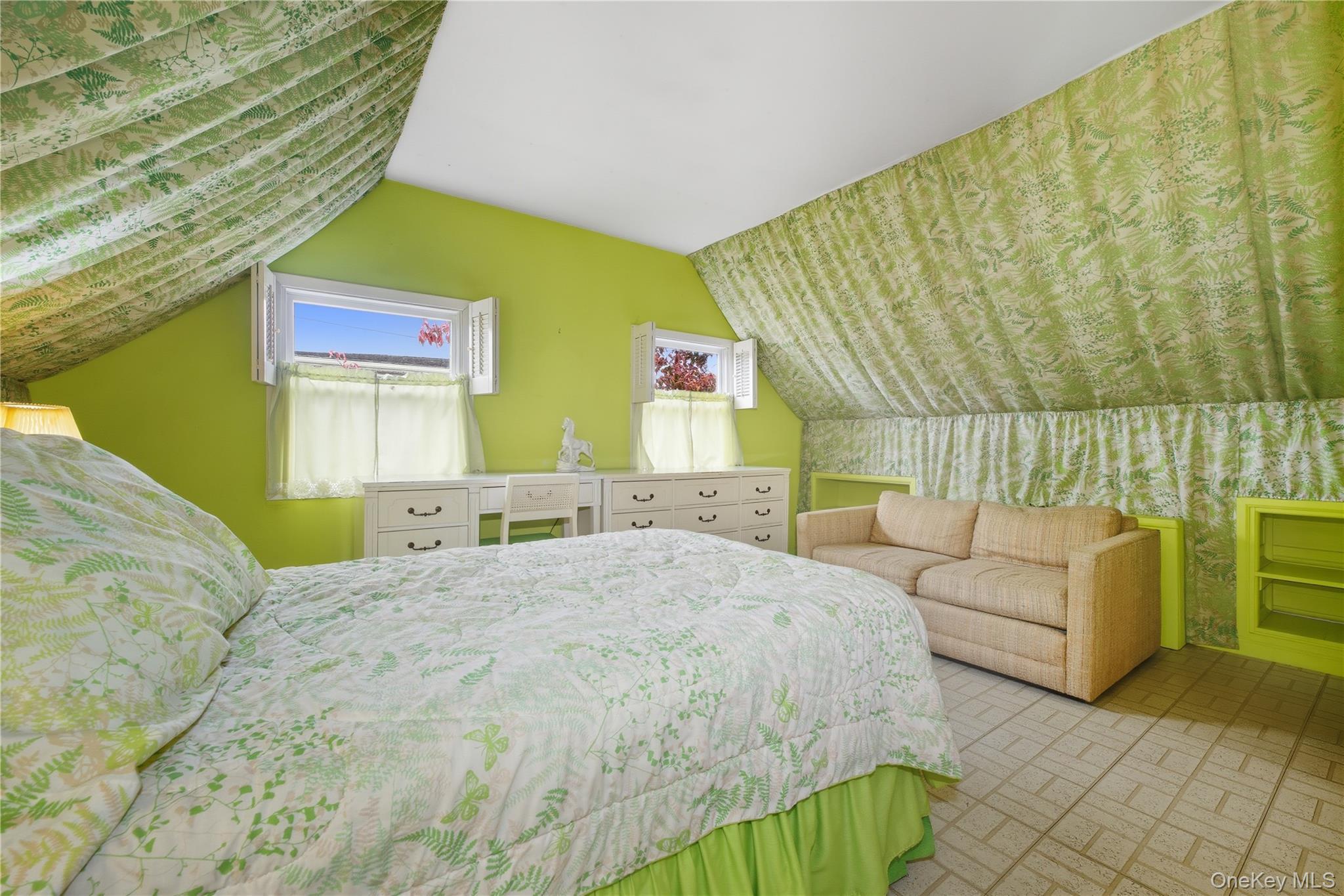 Single Family Kingfisher Nassau County, NY 11756, MLS-932461-15