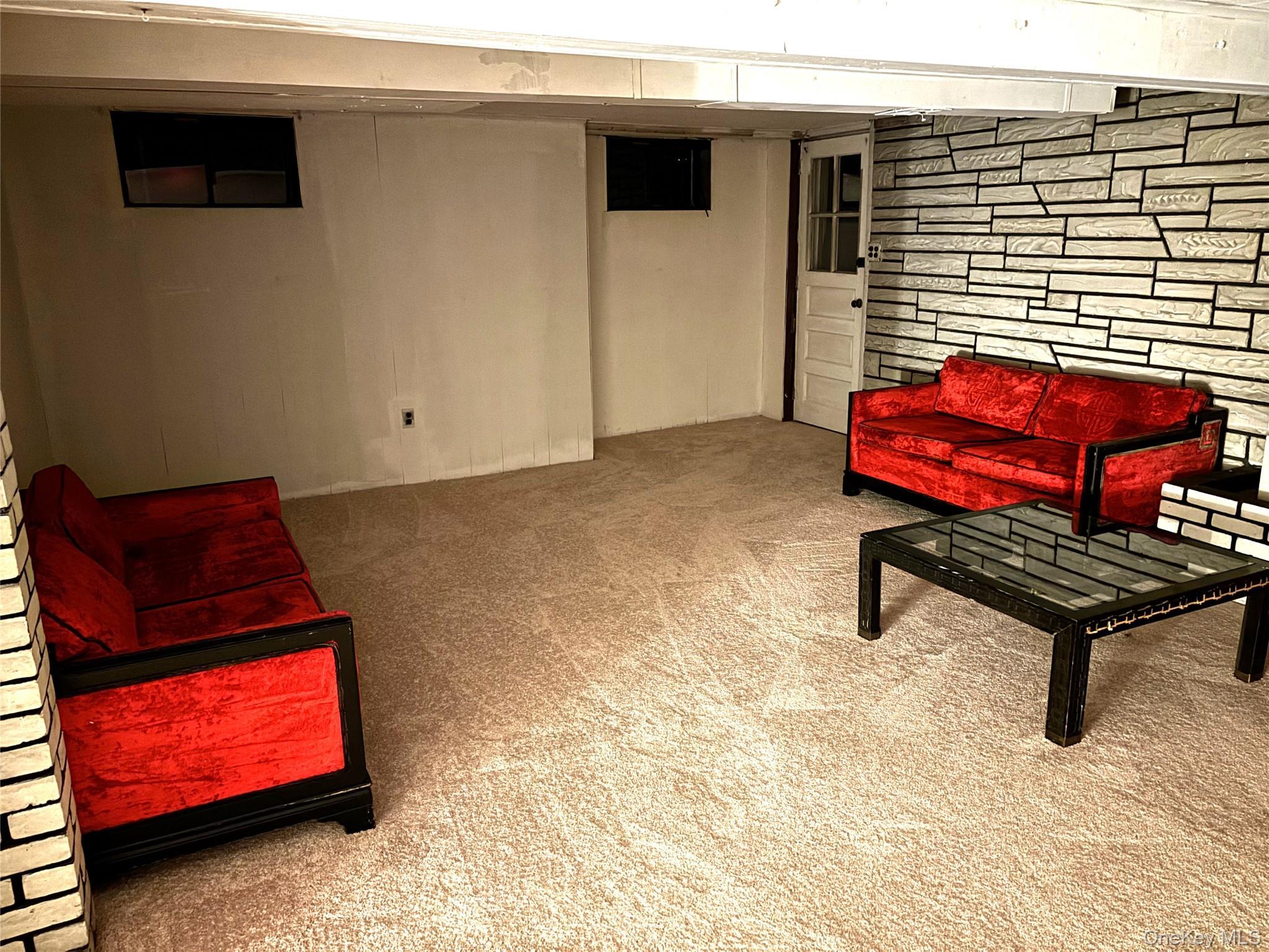 Single Family 4th Suffolk County, NY 11704, MLS-932520-21