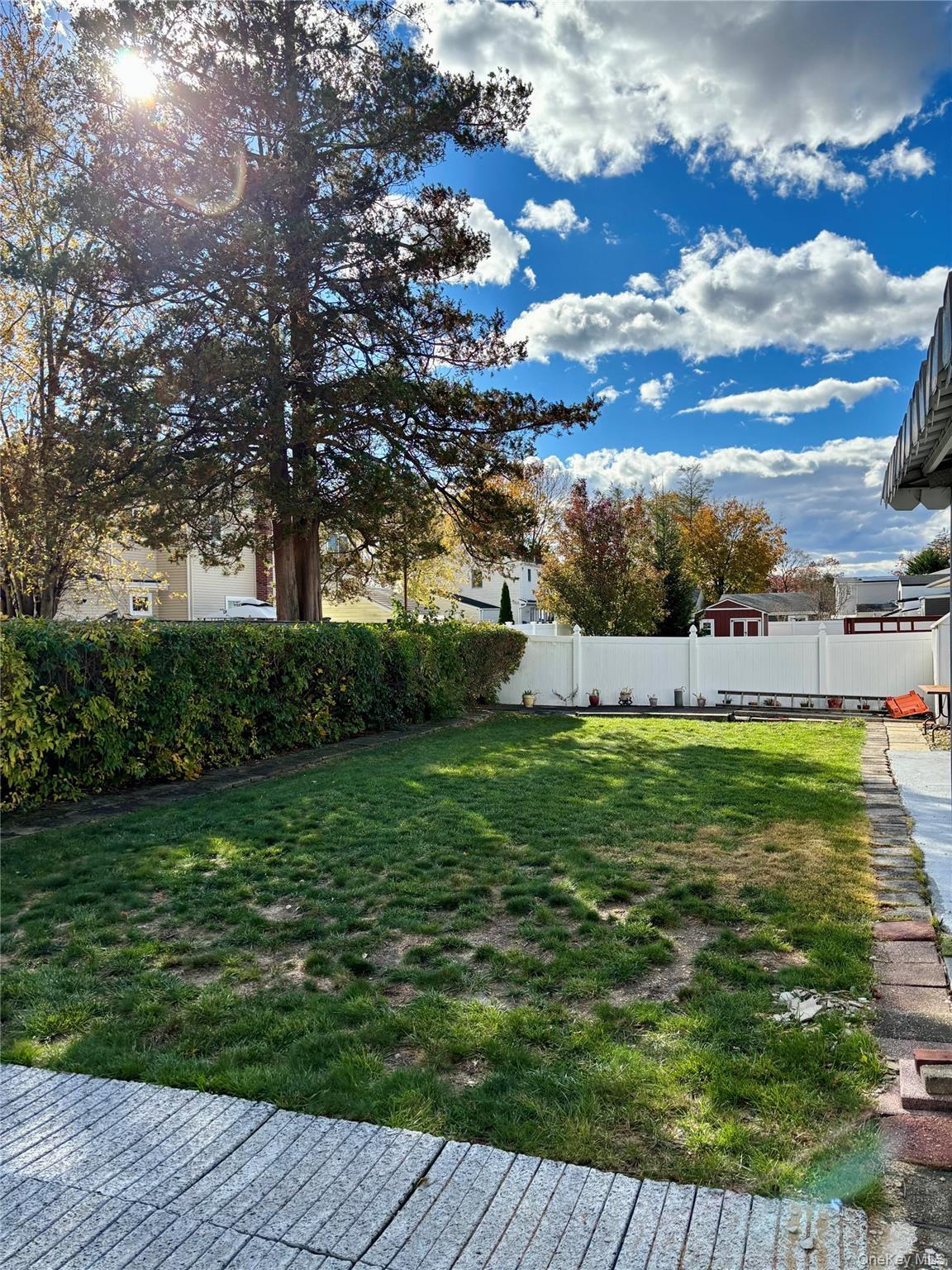 Single Family 4th  Suffolk County, NY 11704, MLS-932520-25