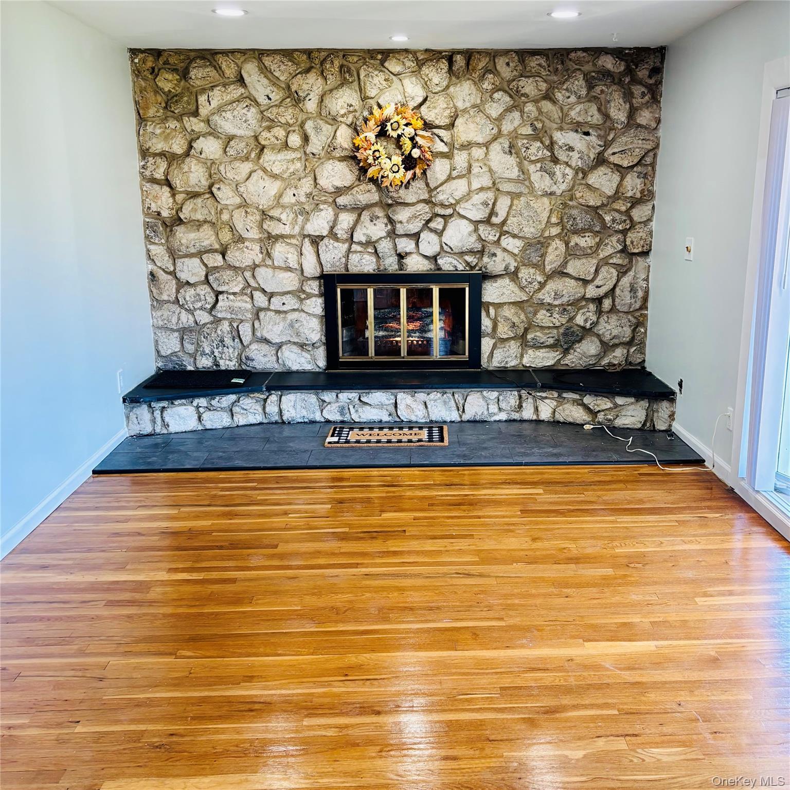 Single Family 4th Suffolk County, NY 11704, MLS-932520-4