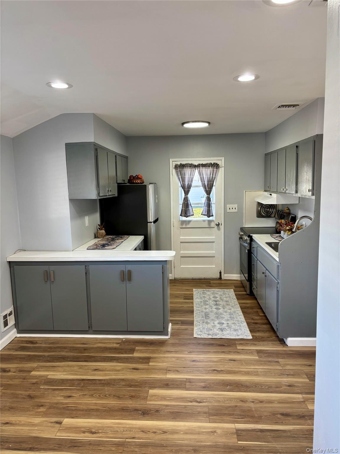 Single Family 4th Suffolk County, NY 11704, MLS-932520-7