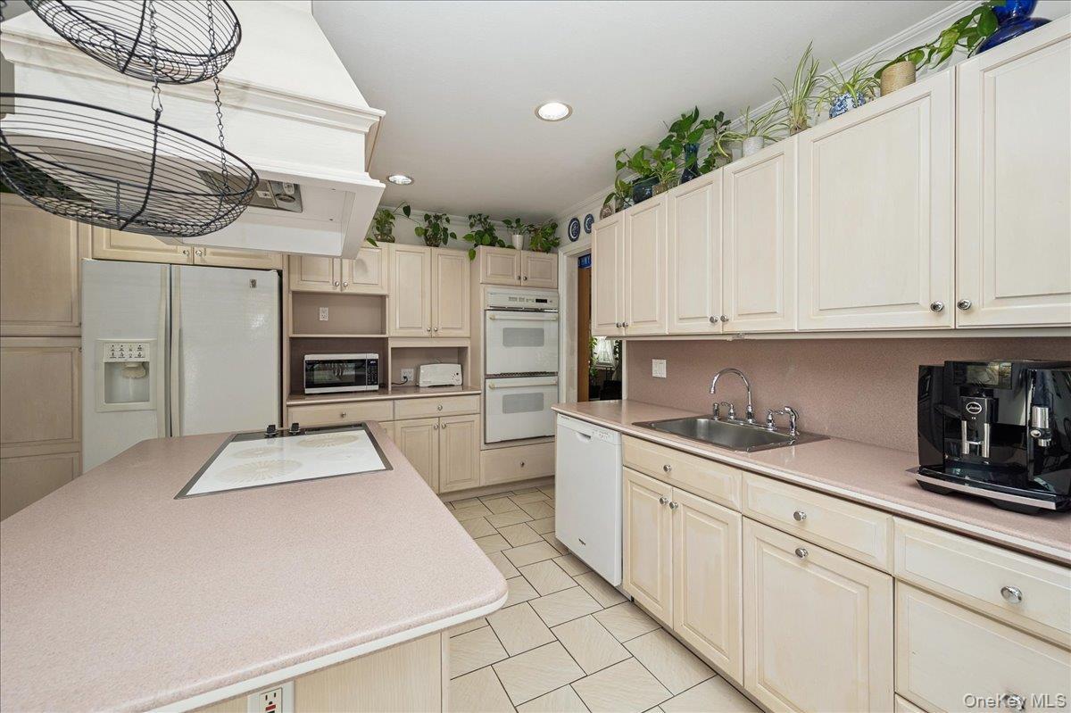 Single Family Ridgefield  Suffolk County, NY 11788, MLS-932521-21