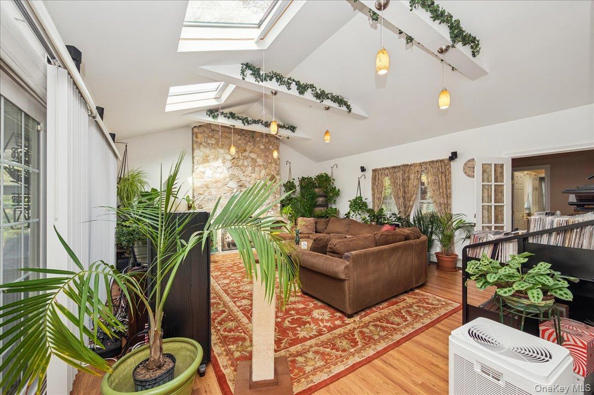 Single Family Ridgefield  Suffolk County, NY 11788, MLS-932521-25