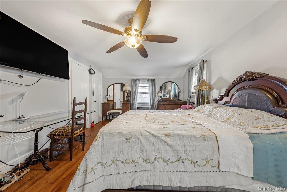 Single Family Meadowbrook  Nassau County, NY 11550, MLS-932566-14