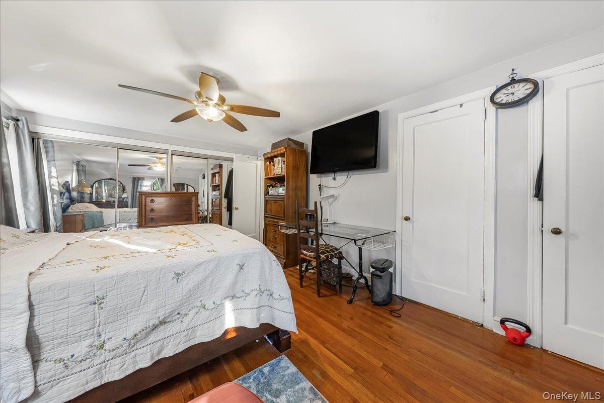 Single Family Meadowbrook  Nassau County, NY 11550, MLS-932566-15