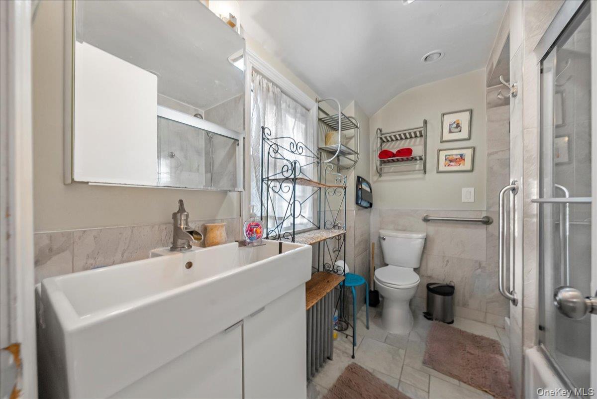 Single Family Meadowbrook  Nassau County, NY 11550, MLS-932566-17