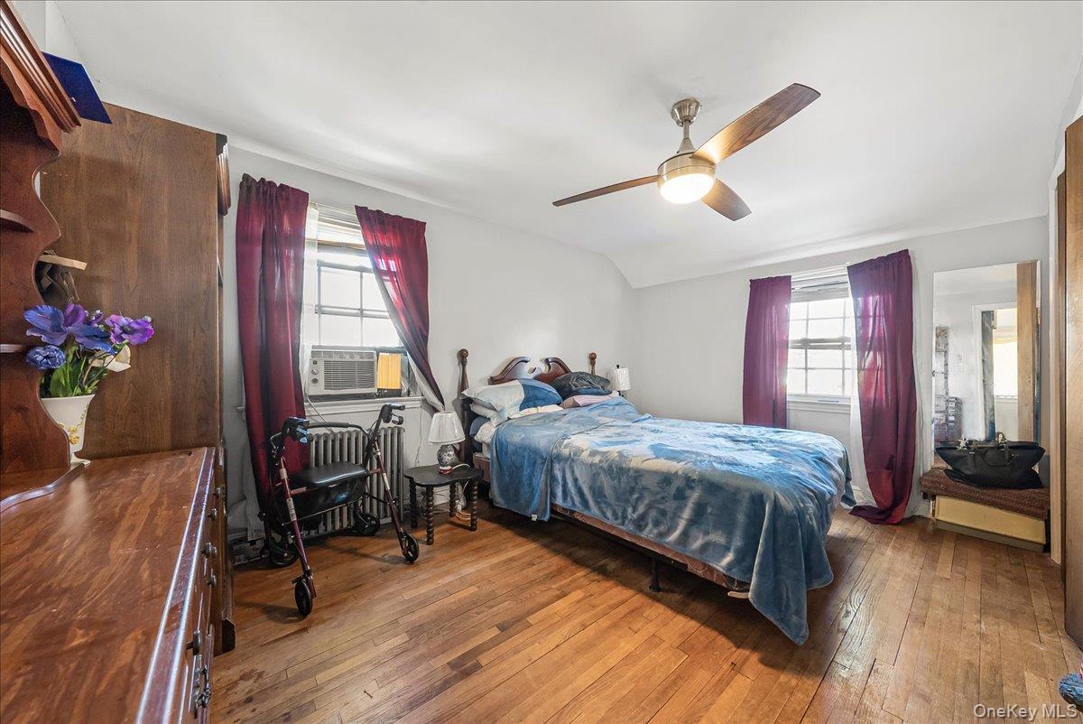 Single Family Meadowbrook  Nassau County, NY 11550, MLS-932566-18