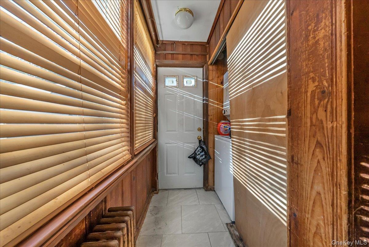 Single Family Meadowbrook  Nassau County, NY 11550, MLS-932566-21