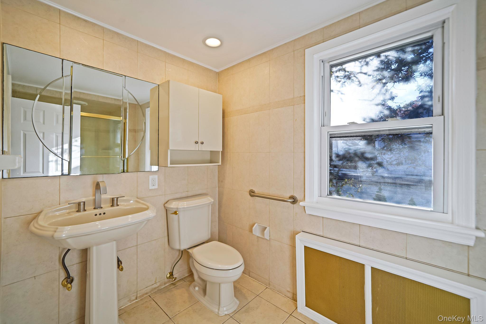 Single Family Oxford  Nassau County, NY 11520, MLS-932576-26