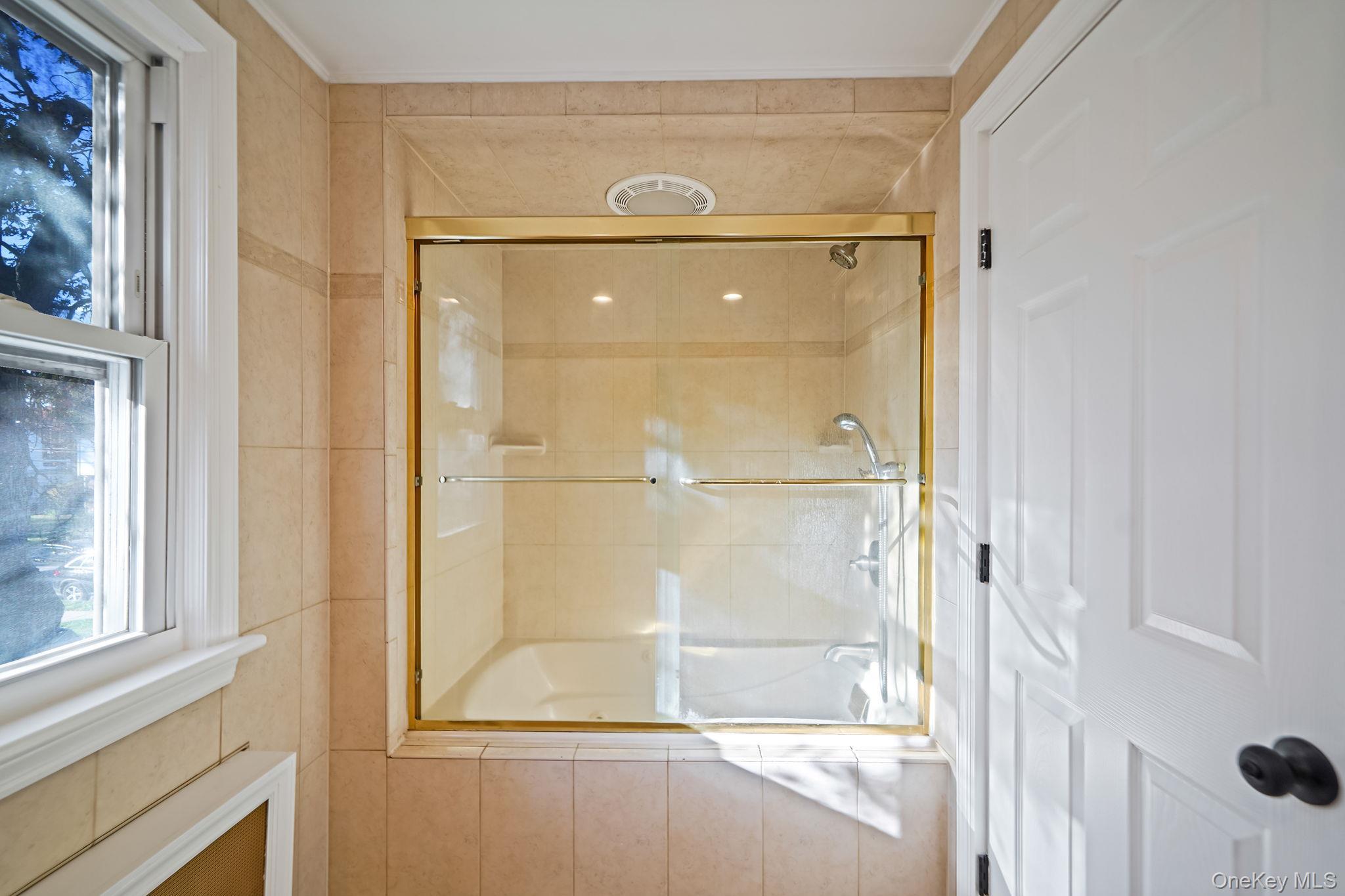 Single Family Oxford  Nassau County, NY 11520, MLS-932576-27