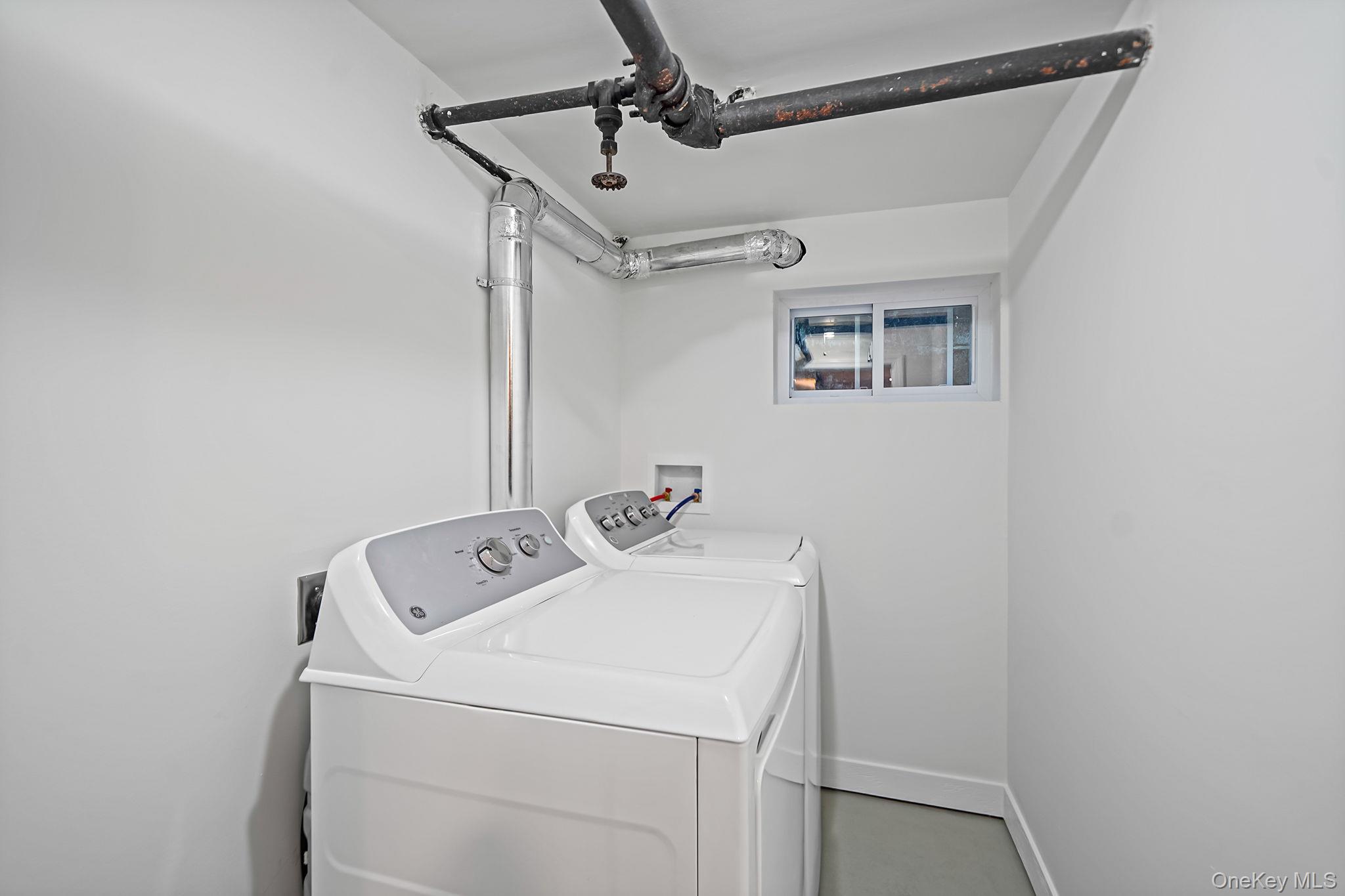 Single Family Oxford  Nassau County, NY 11520, MLS-932576-36