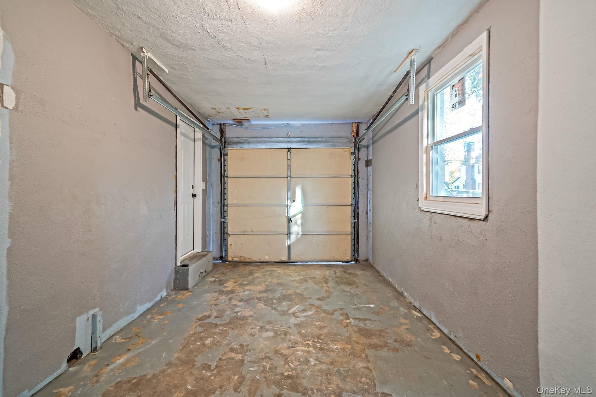 Single Family Oxford  Nassau County, NY 11520, MLS-932576-37