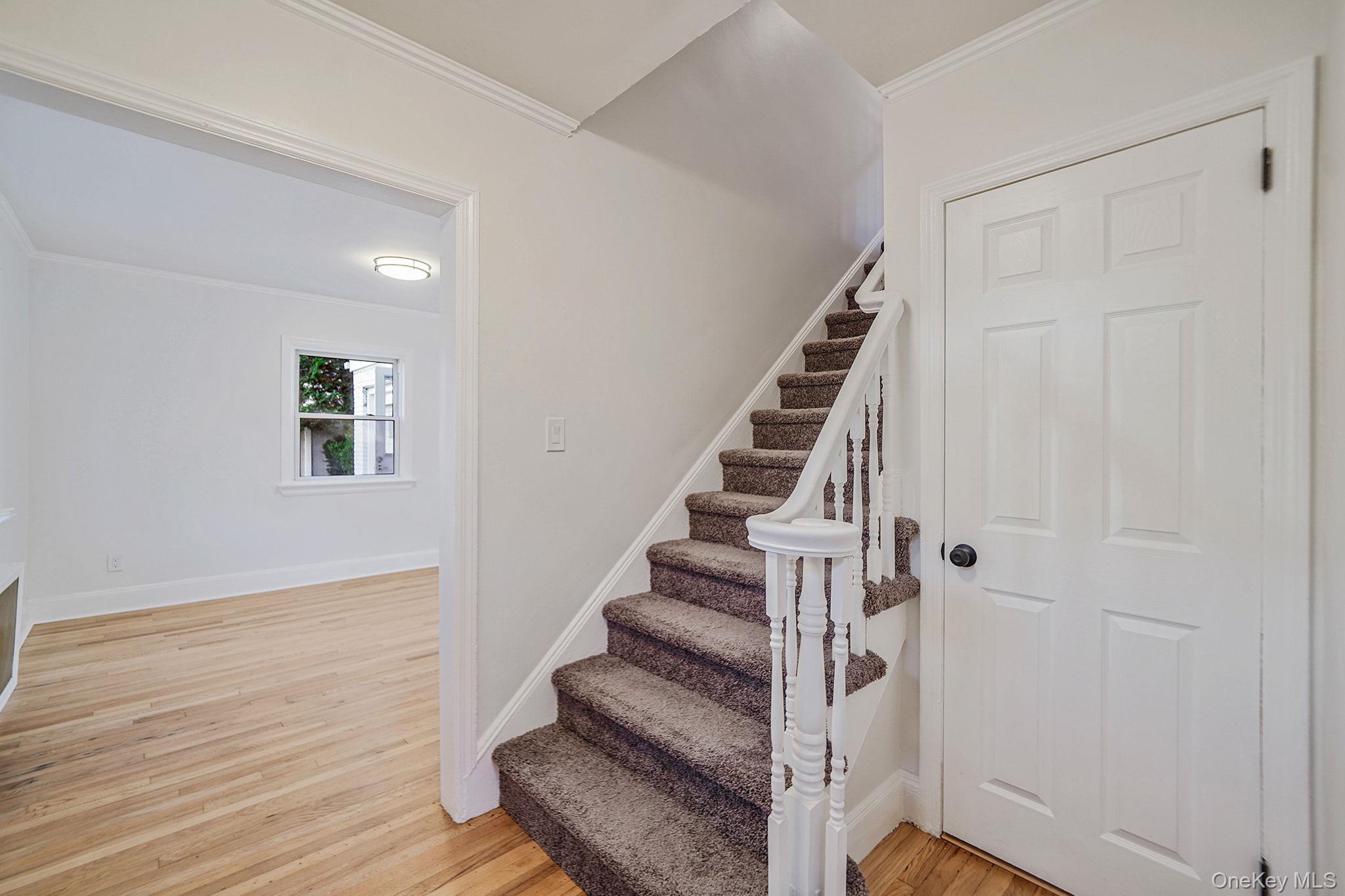 Single Family Oxford  Nassau County, NY 11520, MLS-932576-6